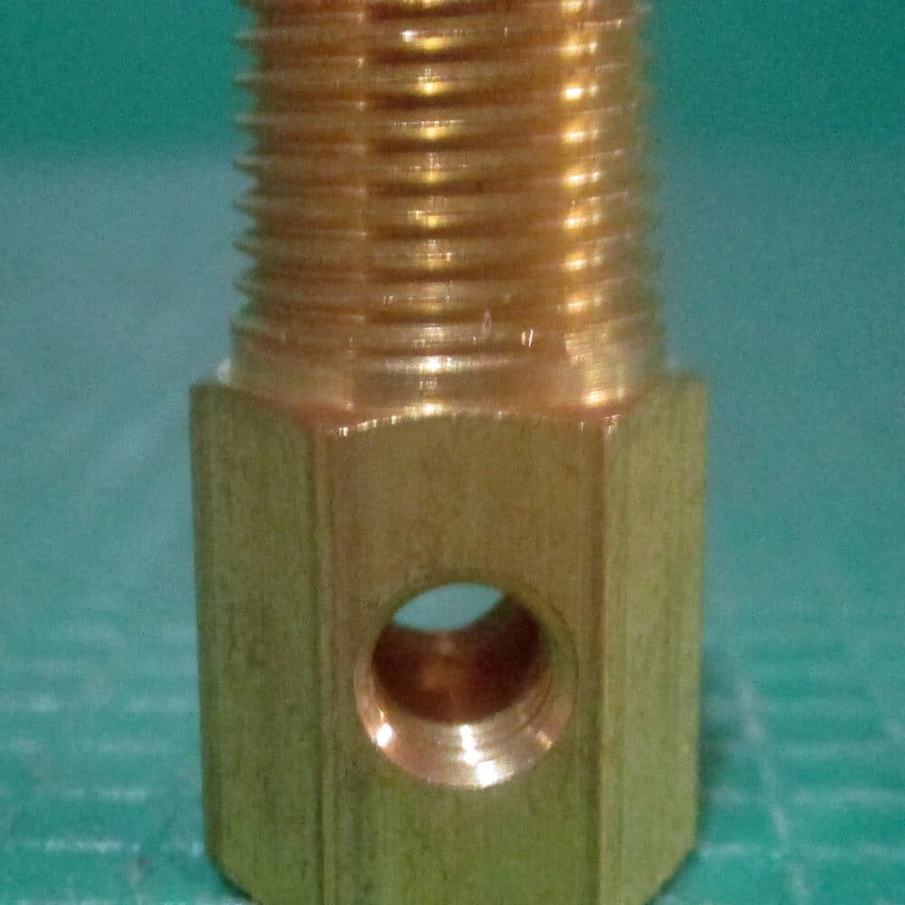 Fitting Signal, 1/8" NPT x 10-32, 7/8"L