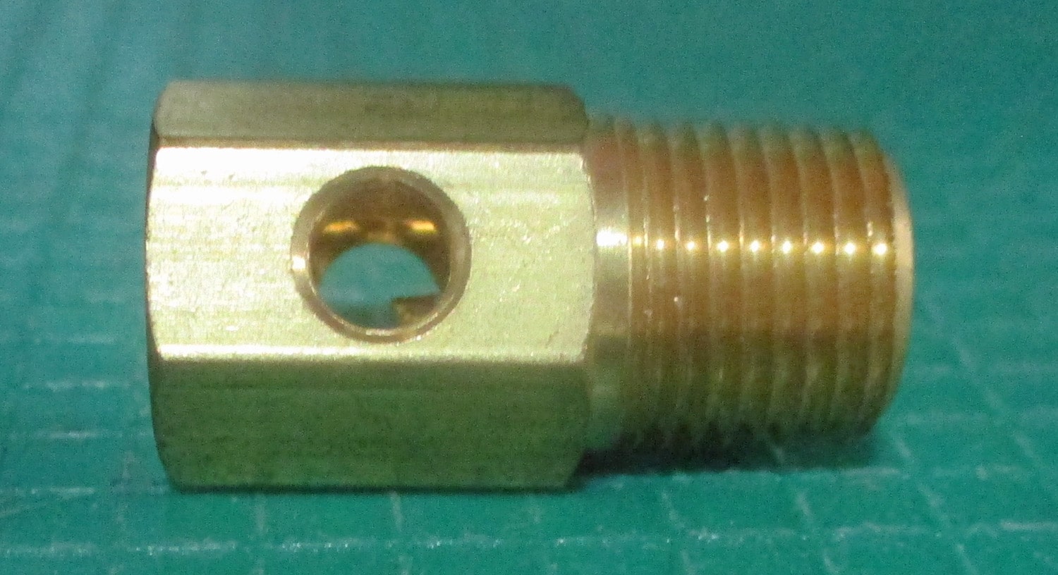 Fitting Signal, 1/8" NPT x 10-32, 7/8"L 4 Fitting Signal, 1/8" NPT x 10-32, 7/8"L