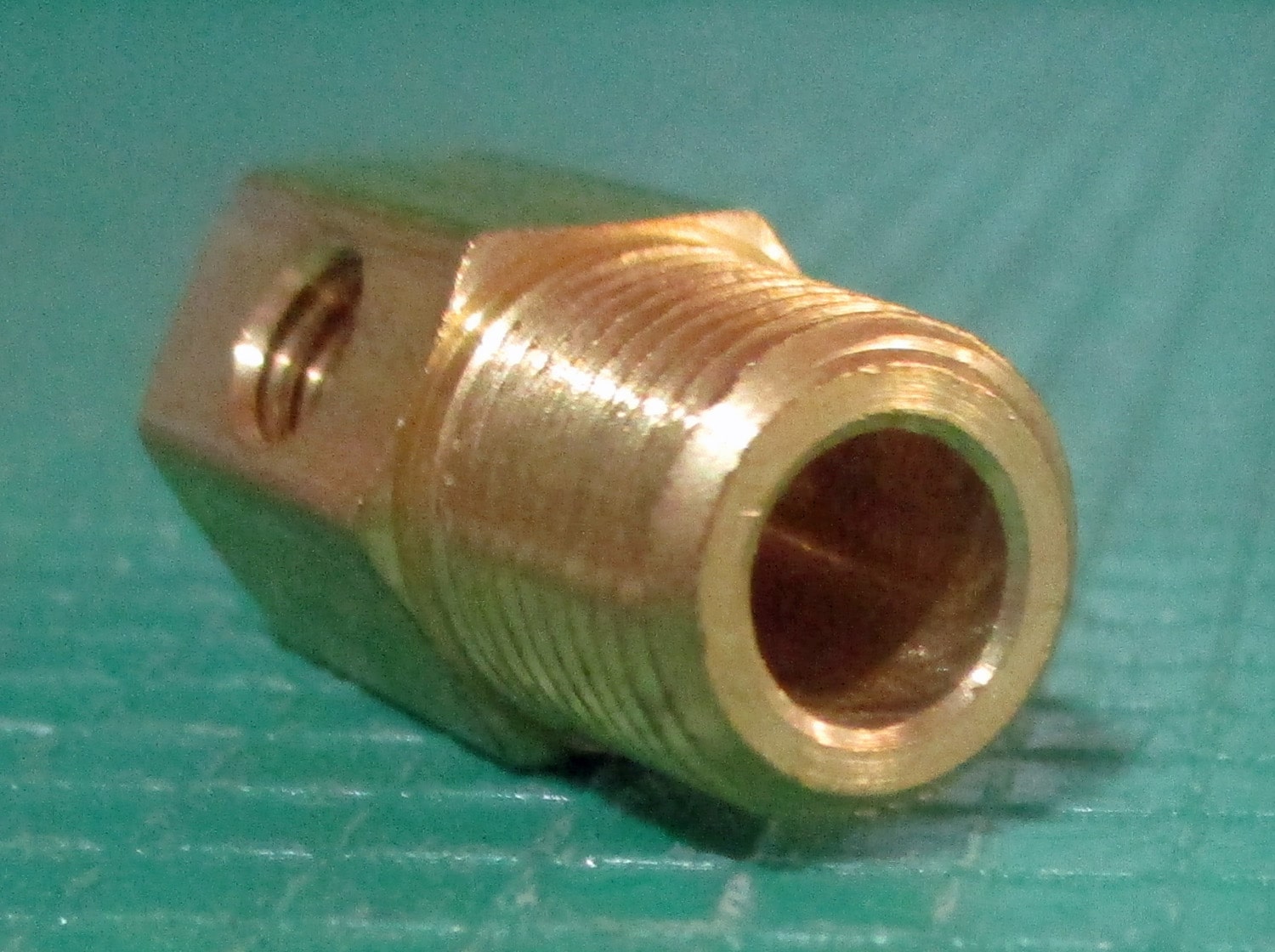 Fitting Signal, 1/8" NPT x 10-32, 7/8"L 6 Fitting Signal, 1/8" NPT x 10-32, 7/8"L