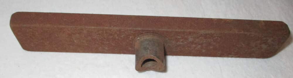 Bar - Metal, 6" Long with 5/8" High Nipple 4 6" Metal Bar side view of nipple