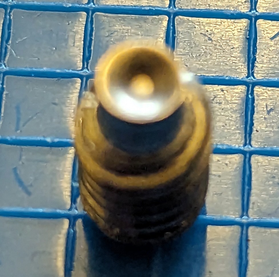 Screw, Set for D-Style Milk Pump Shaft 6 close up