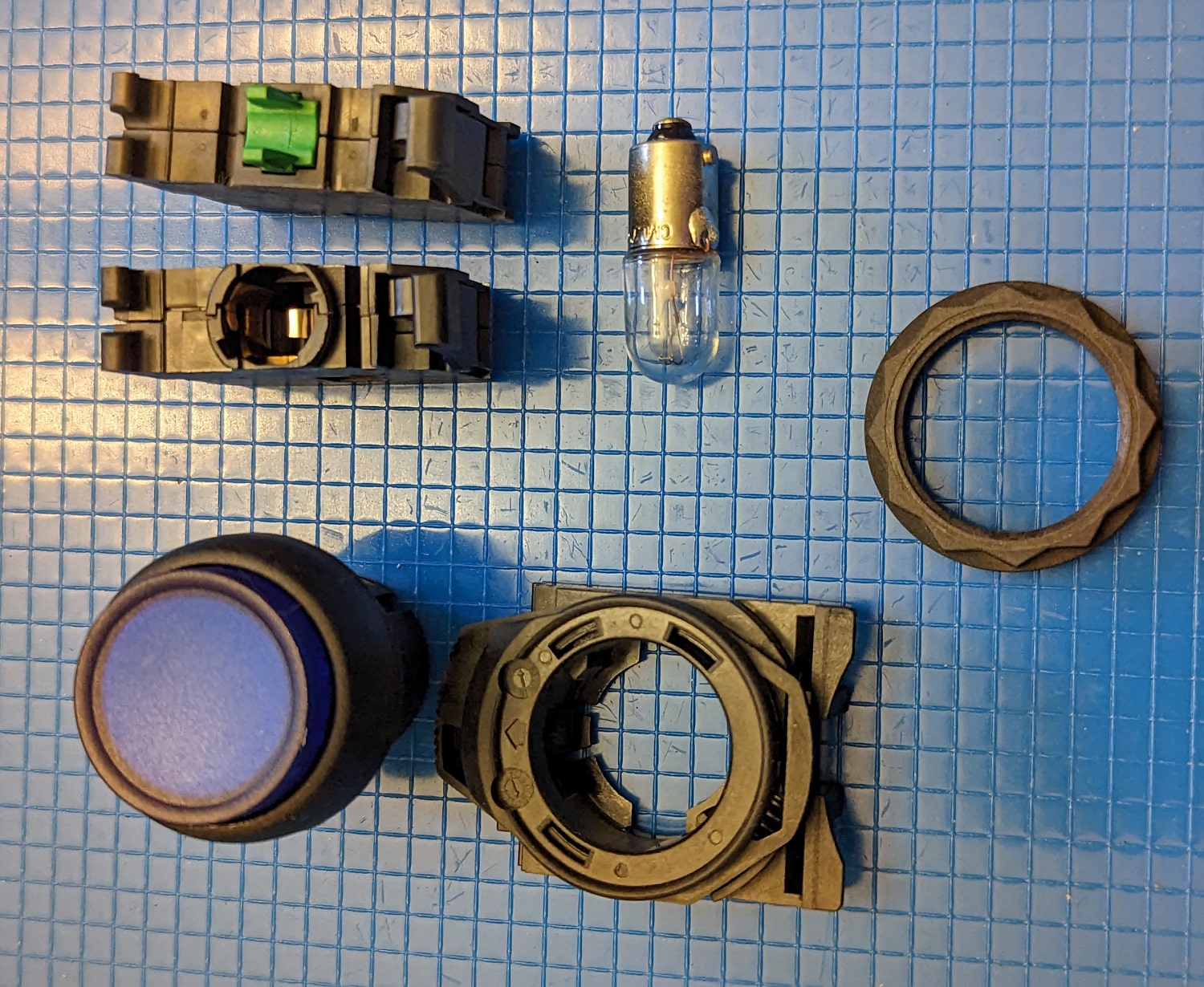 Switch, Push Button Lighted, 24 Volt Main Photo