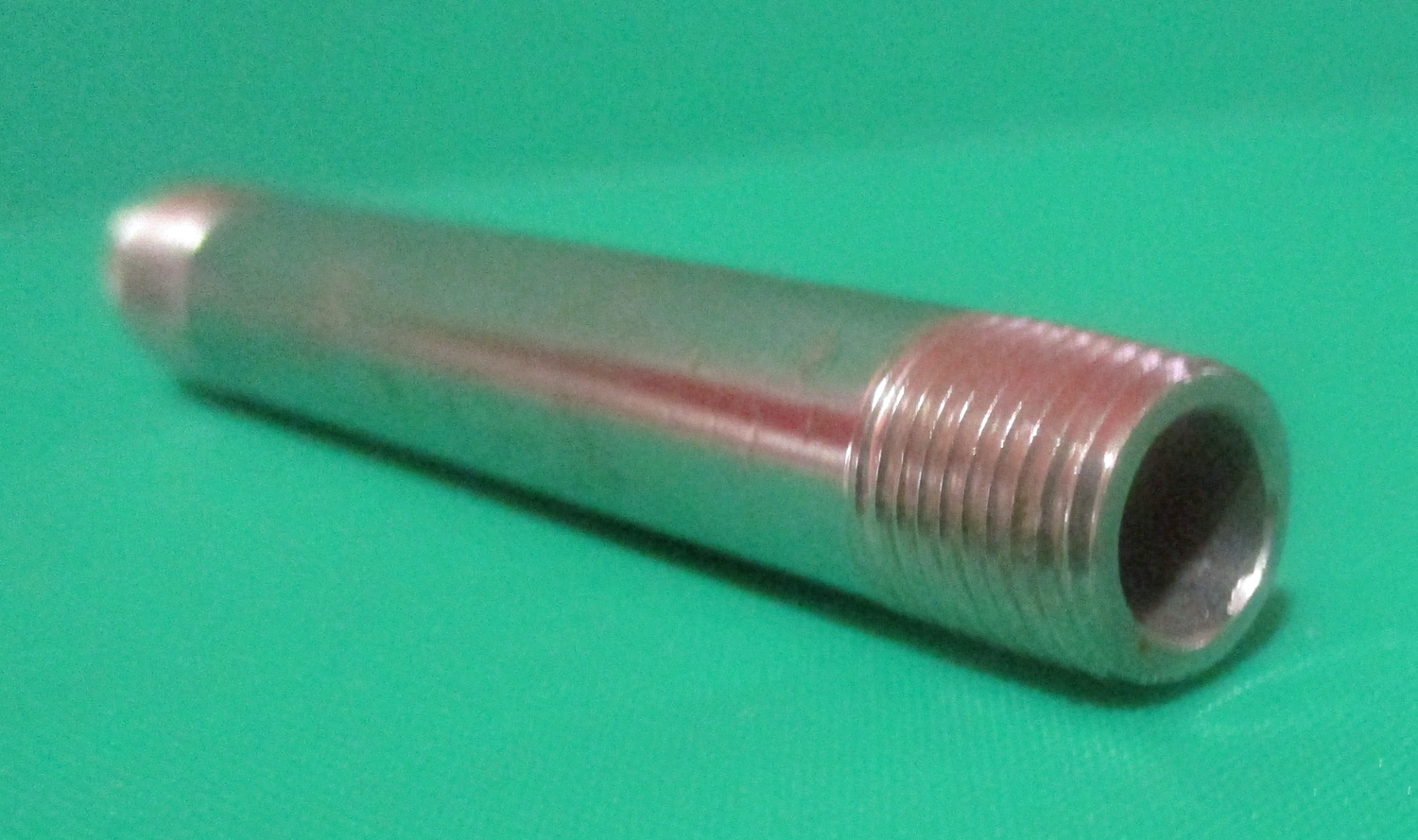 Nipple 304 SS, .125 NPT, 2 1/2" L 5 close up