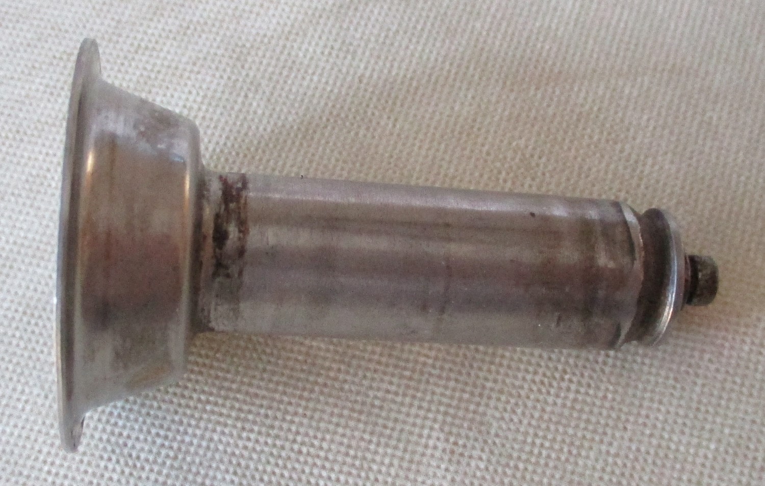 Guide for Armature, Large for Surge Drain 4 close-up