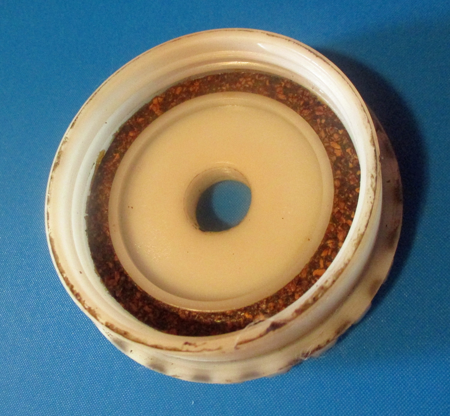 Cap, Oiler Bottle 3"OD 5 close up