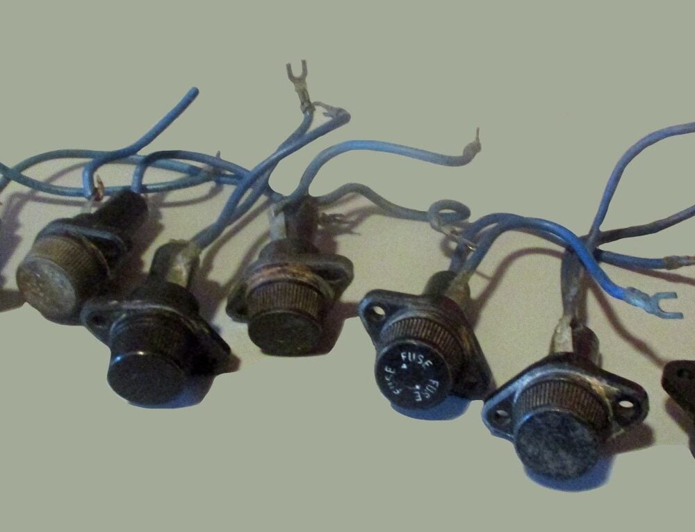 fuse holder assembly package of 7 main photo