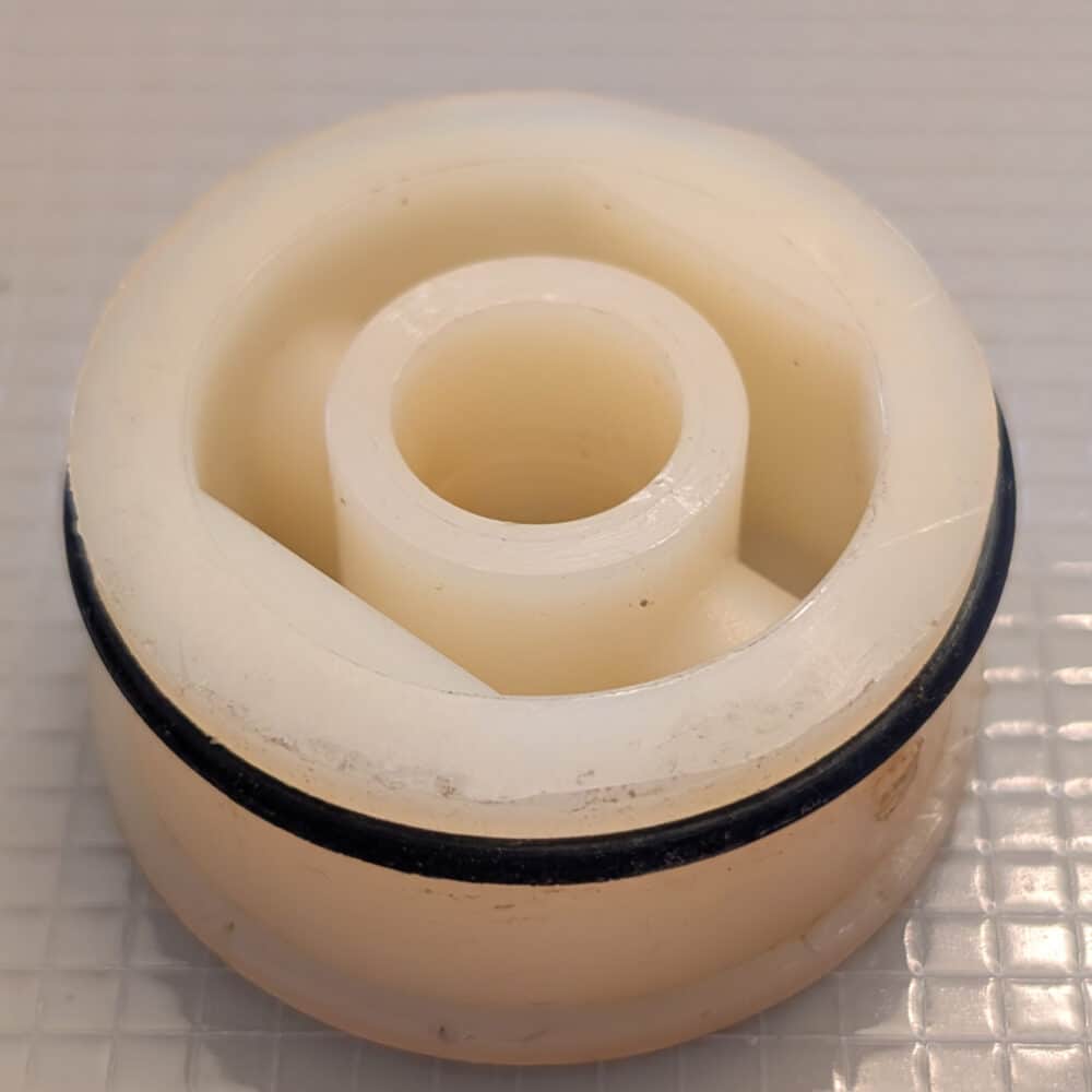 Top cover for vertical vac cylinder