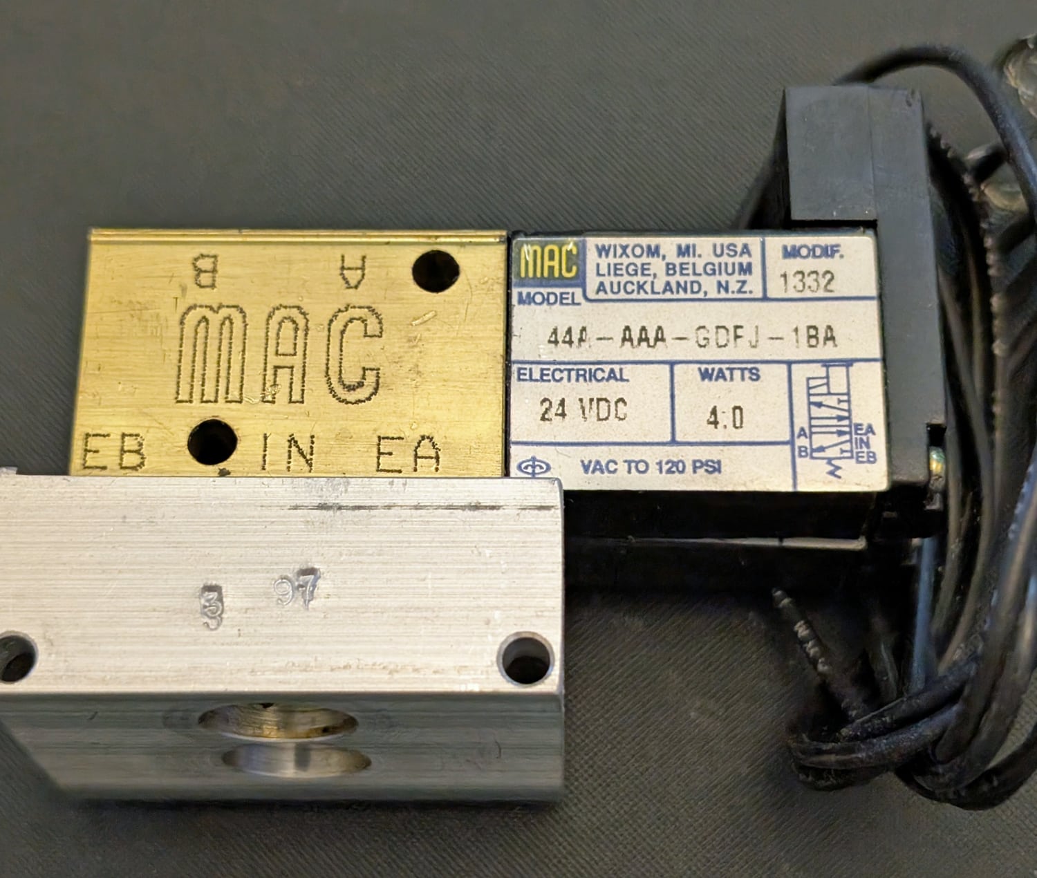 Solenoid Valve With Manifold, 24Vdc