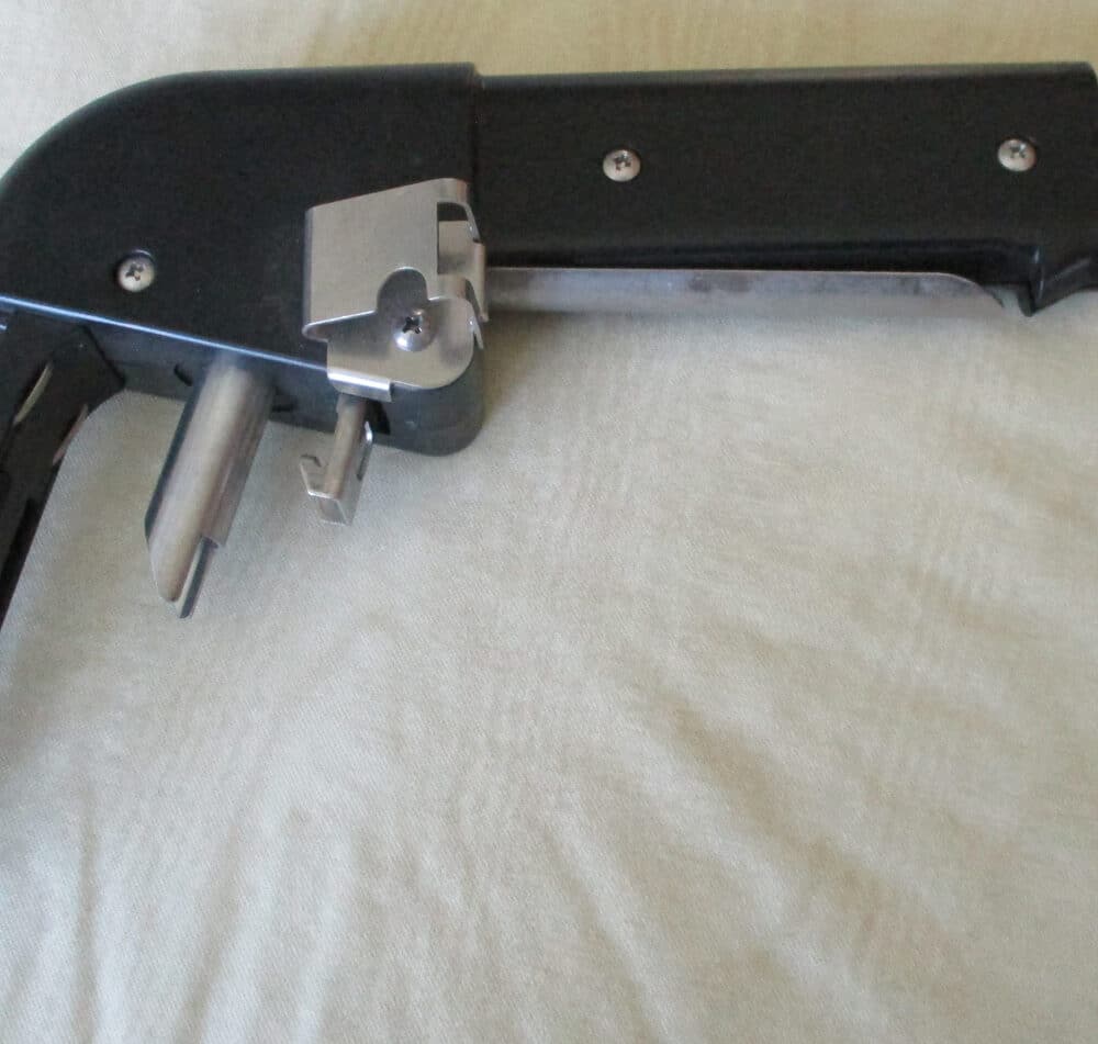 Quick Connect For Stall Barn Detacher