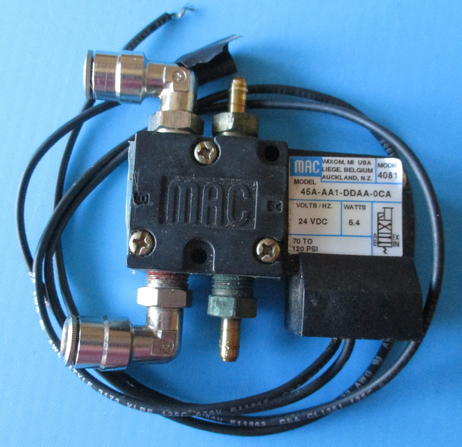 Shift Valve, MAC 45A-AA1-DDAA-OCA w/Air Connectors Main photo