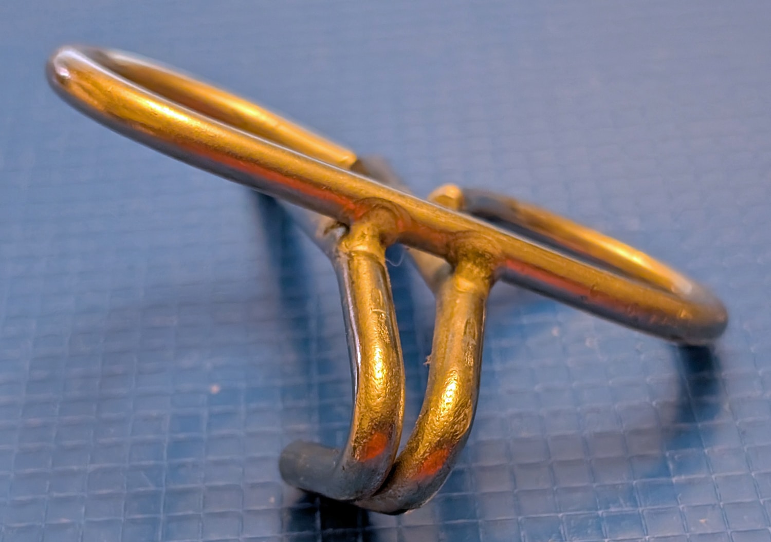 Hose Support for Stanchion 7 close up