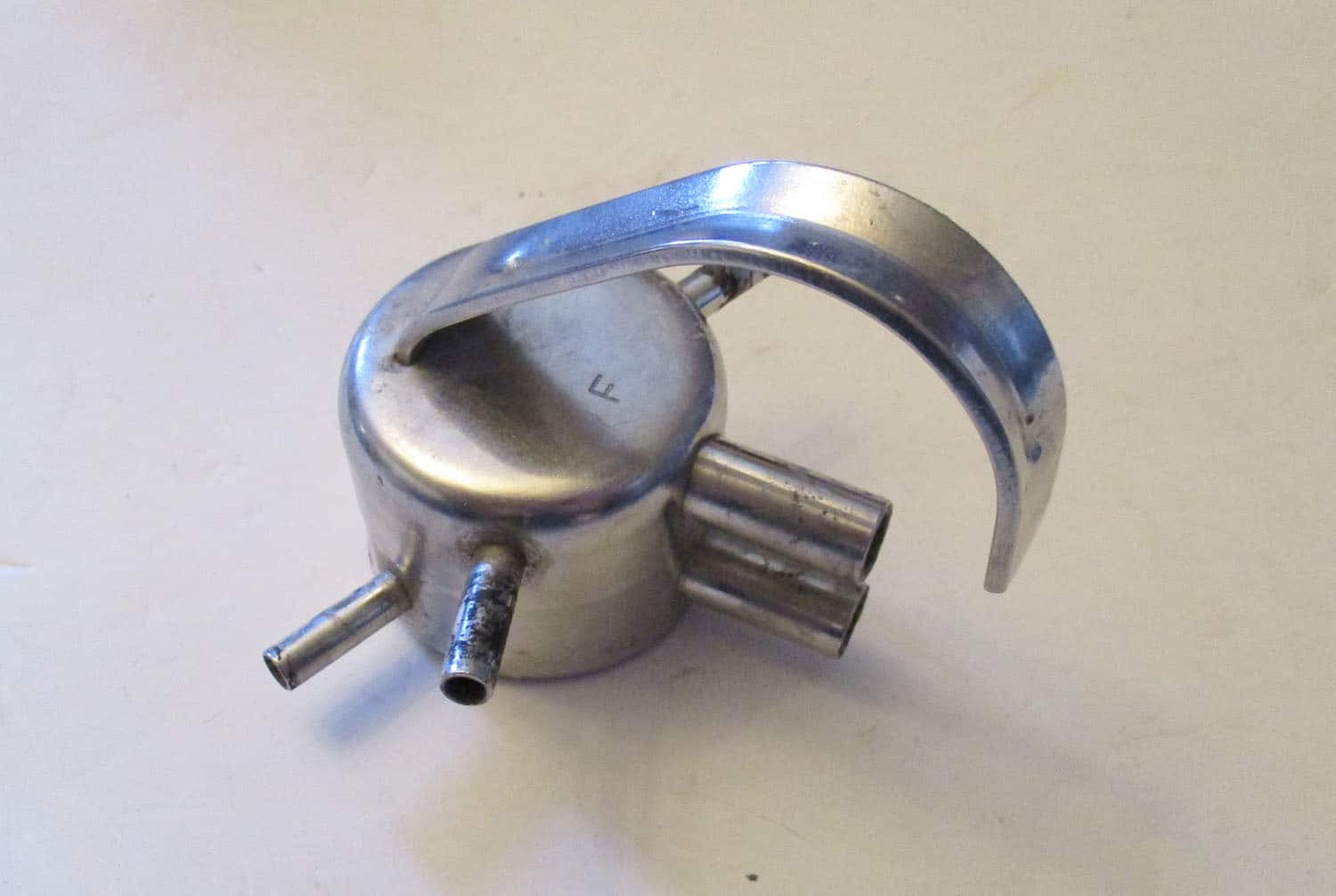 Air Divider With Bent Hook