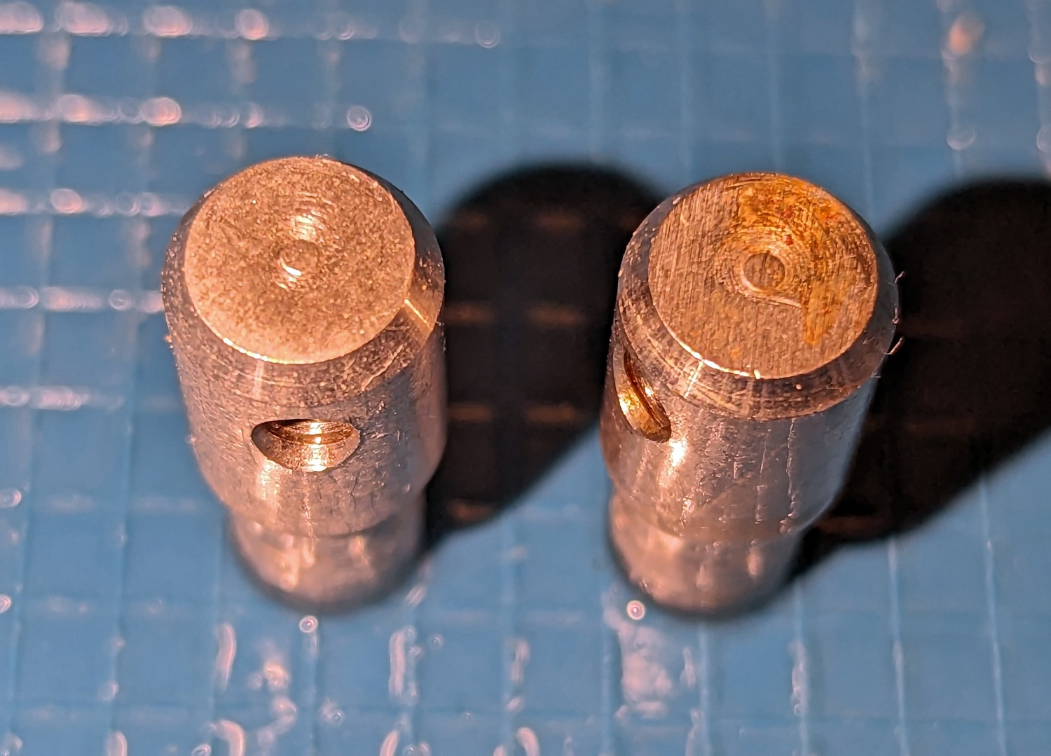 Binding Post w/ Out Screws, Pkg/2 5 close up