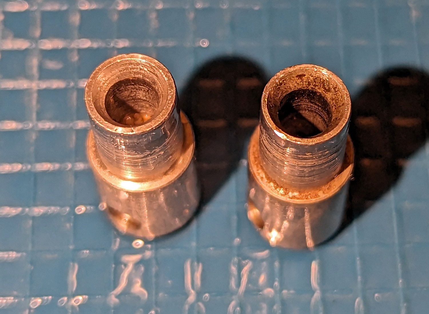Binding Post w/ Out Screws, Pkg/2 6 close up