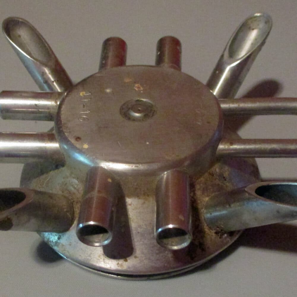 Claw Top, Screw On W/Dual Air Divider For Delaval Flo-View Main Photo