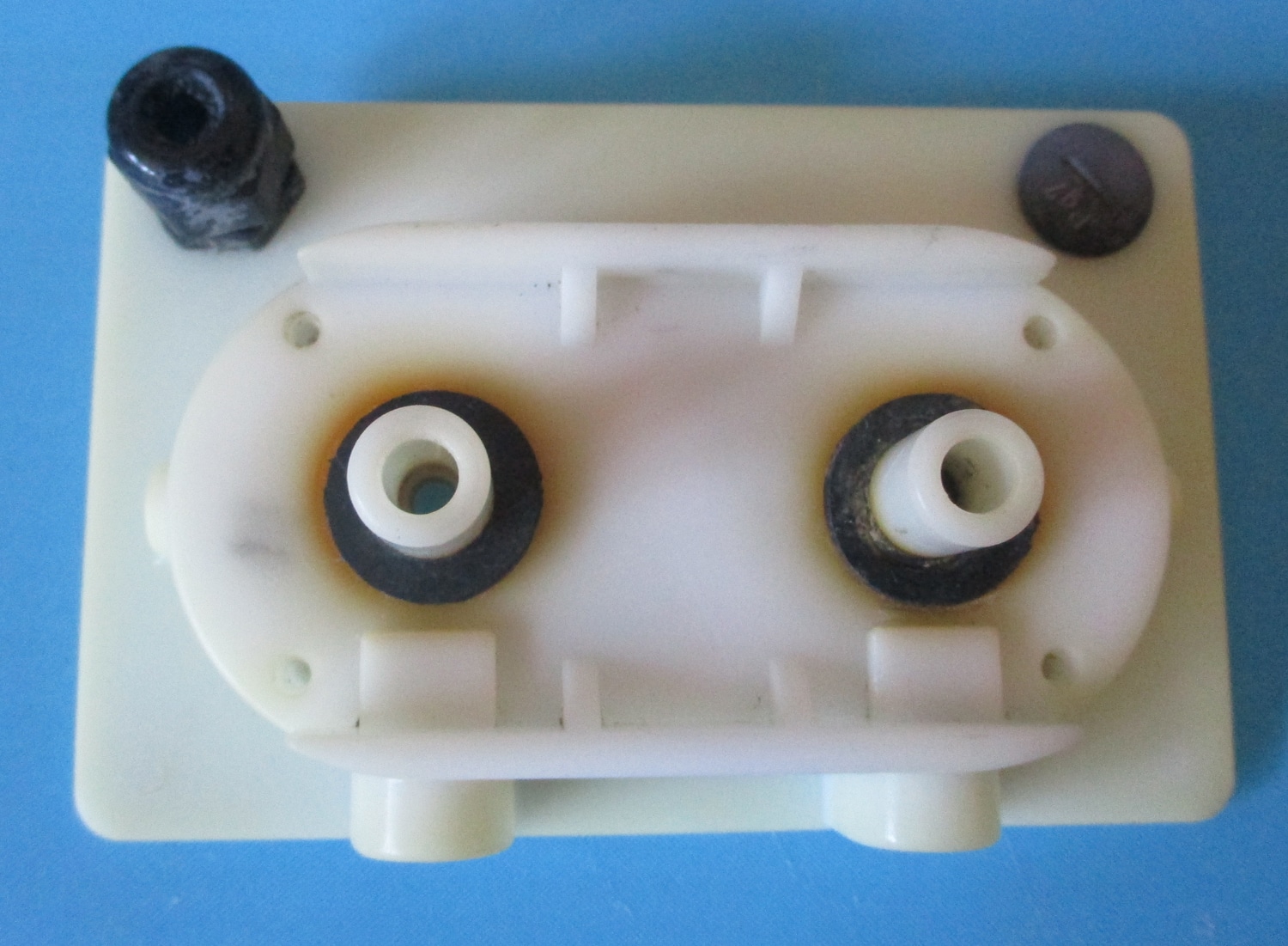 Universal Pulsator Base for Plastic Elbows 3 Universal Pulsator Base for Plastic Elbow