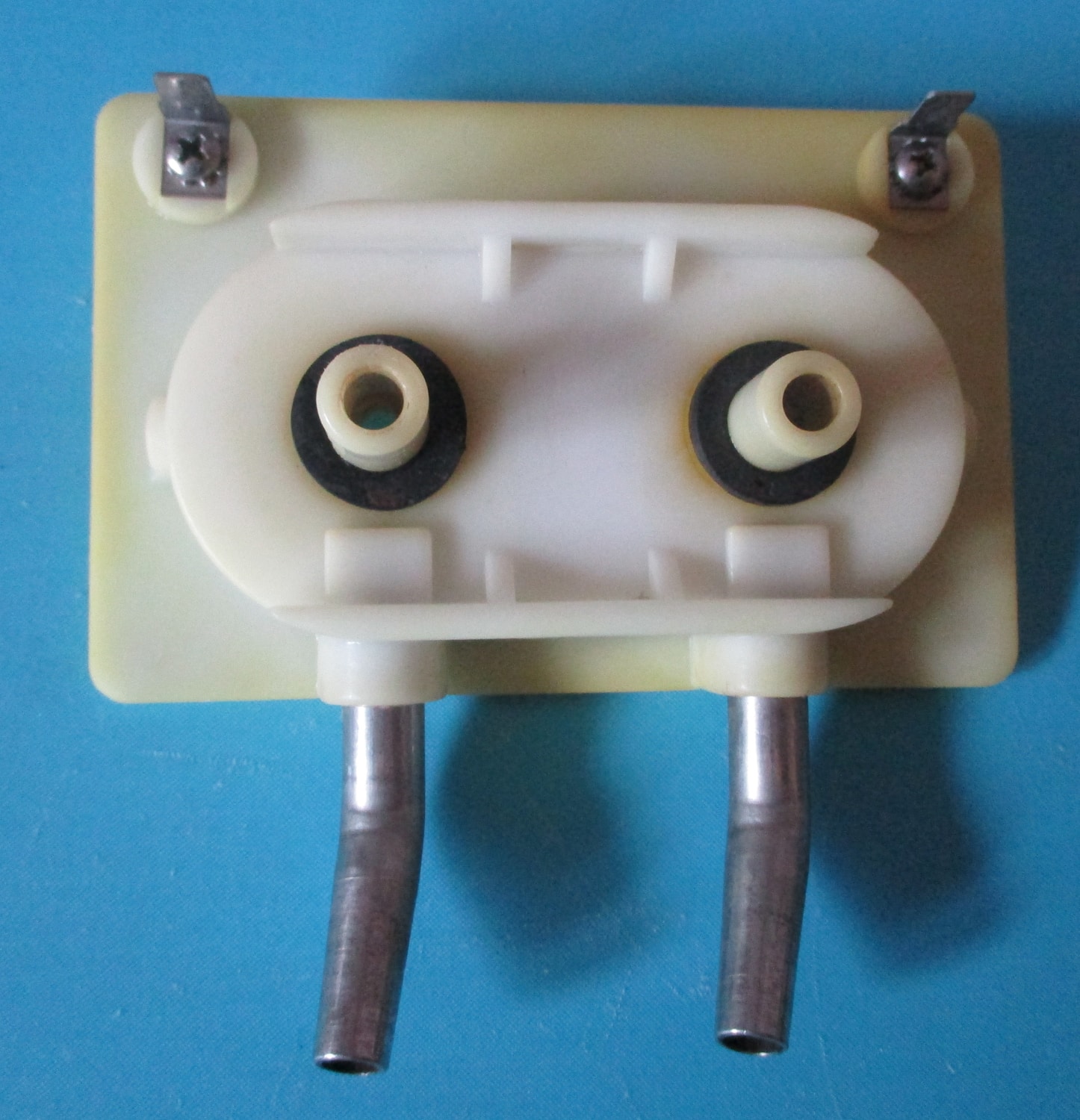 Universal Pulsator Base, w/Pressed Elbows and w/Electrical Connection 16 Universal Pulsator Base, w/Pressed Elbows and w/Electrical Connection