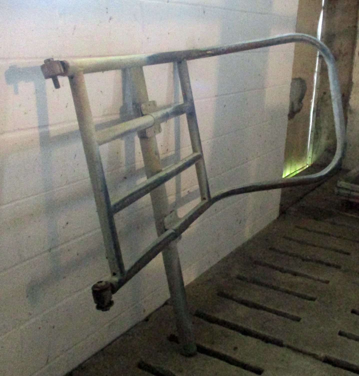 Rear Gate, Auto Flow