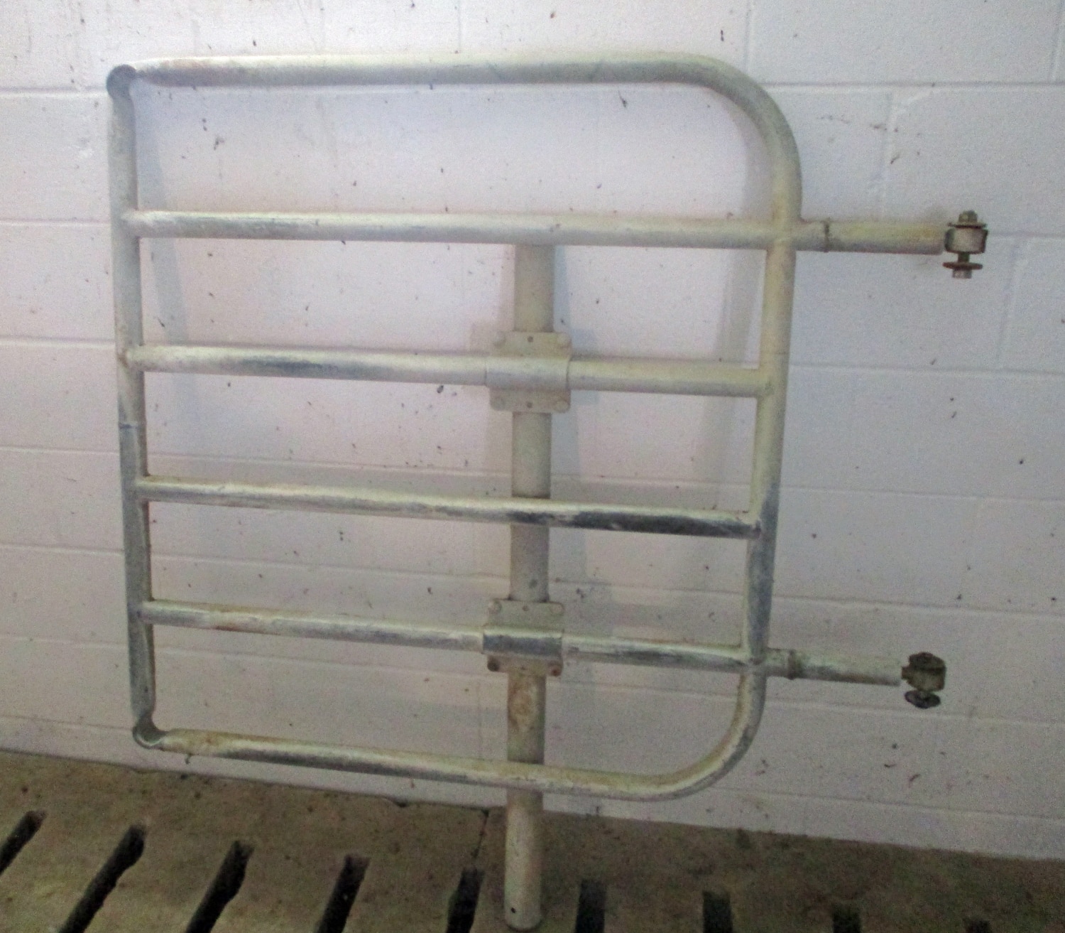 Front Gate, Auto Flow