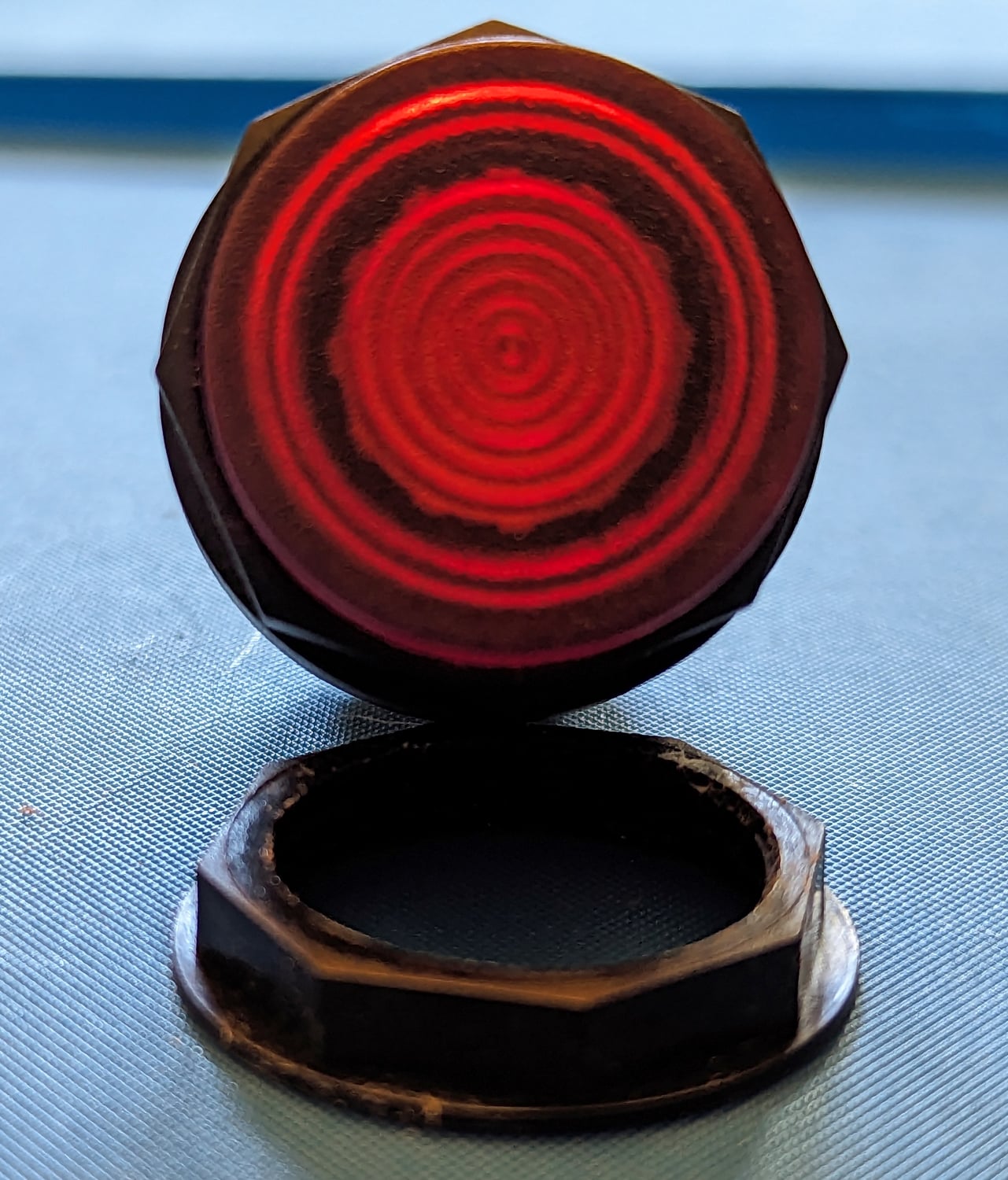 Push Button, Red 7 close up