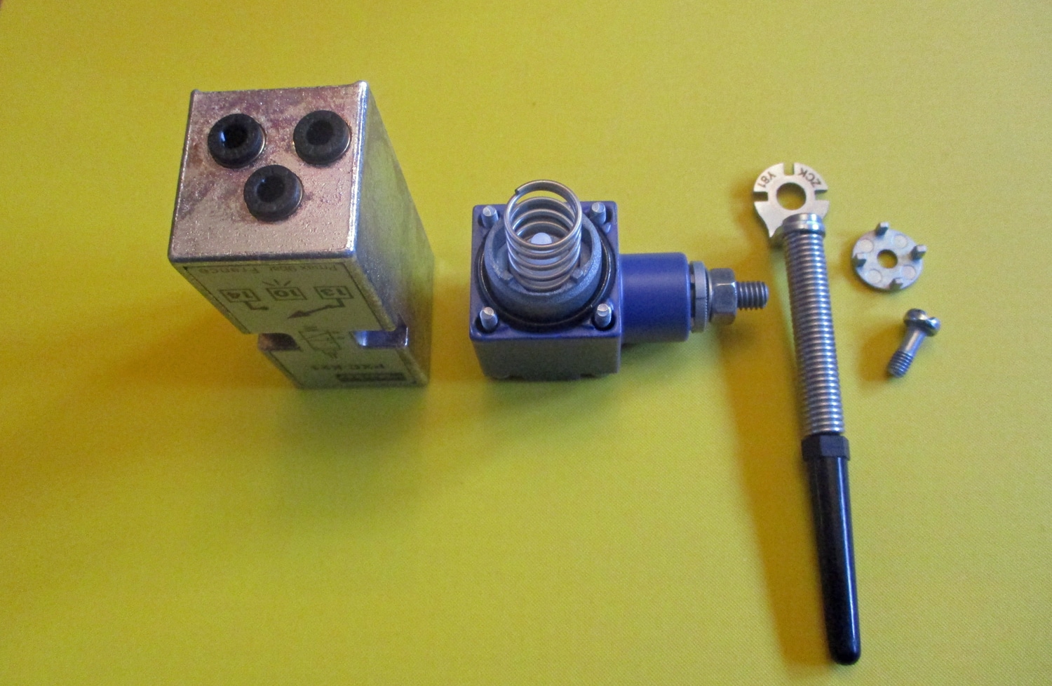 Limit Switch For Excaliber Herringbone Latch - Image 3