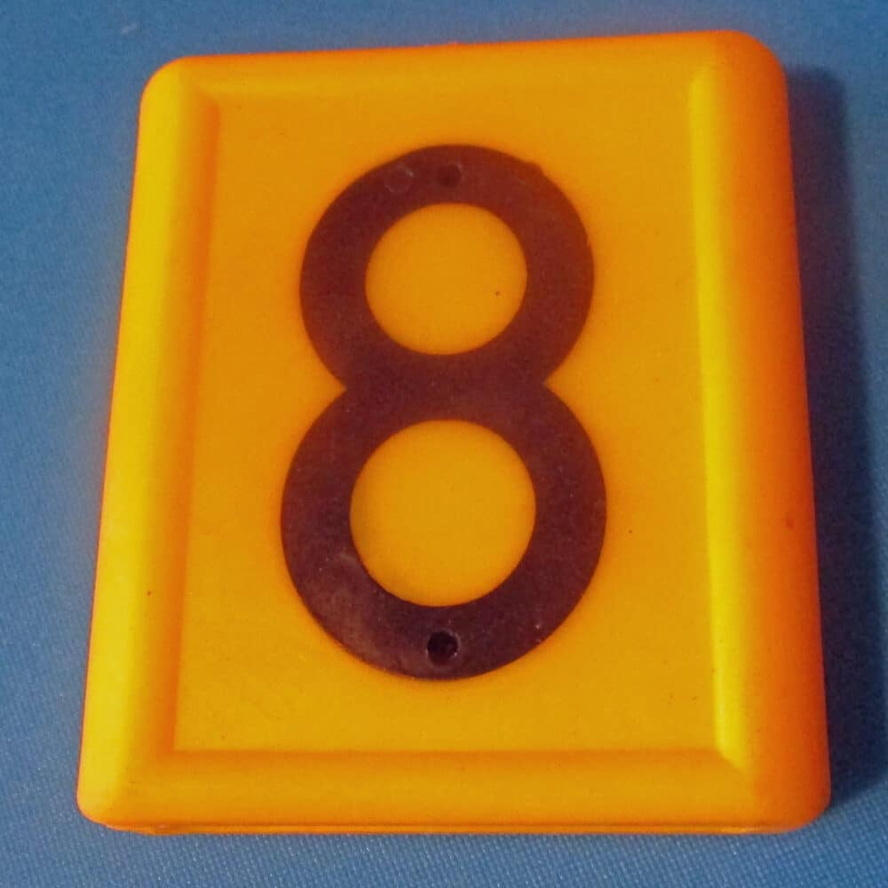 Number tag eight