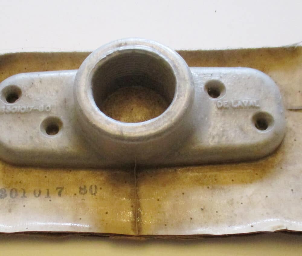 Threaded Wall Mount Hanger