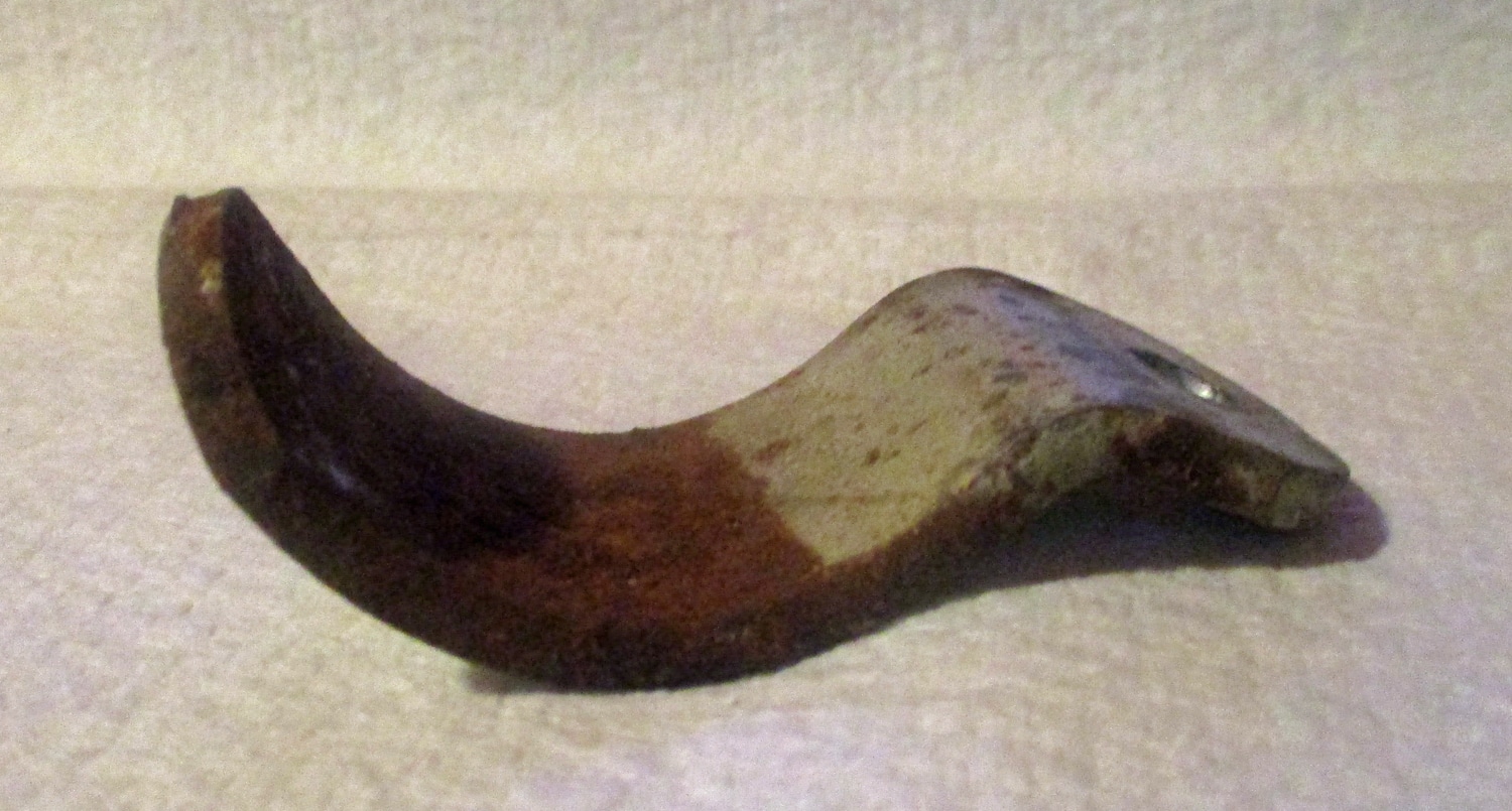 Bracket for Pipe 3 1/4"L 5 close up