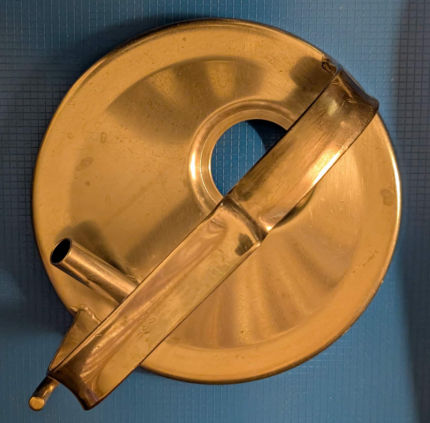 Lid, Bucket w/One Pipe & Hole 4 Lid, Bucket w/One Pipe & Hole