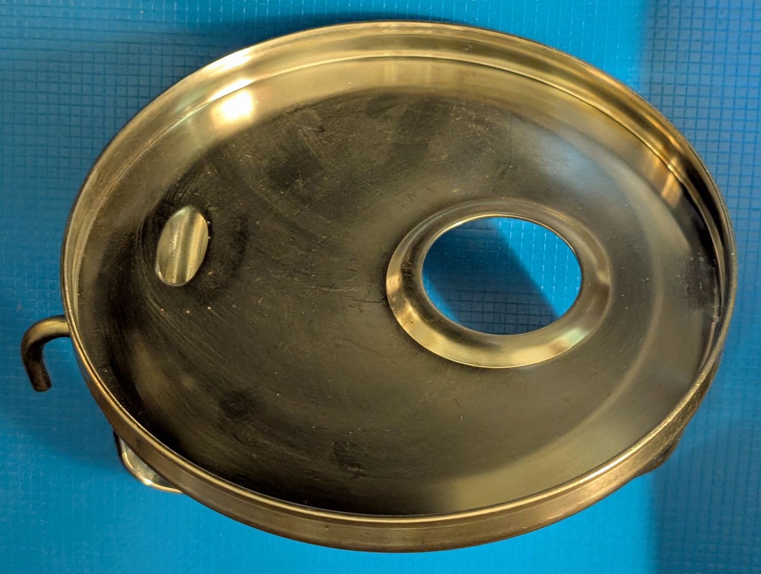 Lid, Bucket w/One Pipe & Hole 5 Lid, Bucket w/One Pipe & Hole
