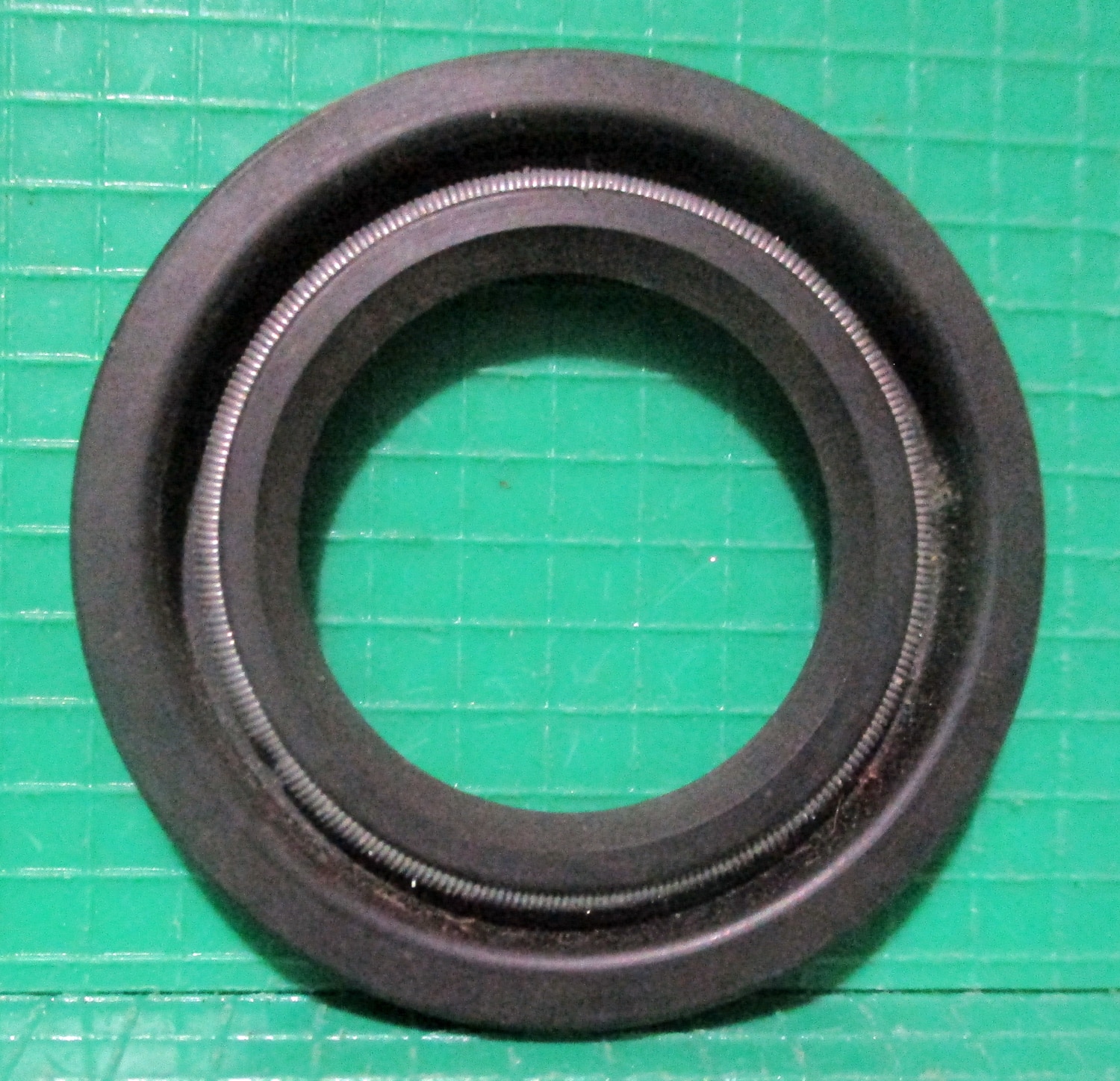 9mm Seal, 1 5/8"OD 4 9mm Seal, 1 5/8"OD