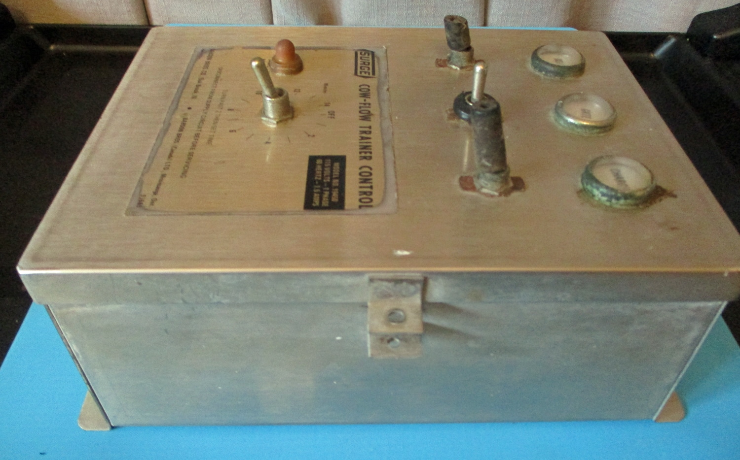 Cow-Flow Trainer Control 5 Cow-Flow Trainer Control