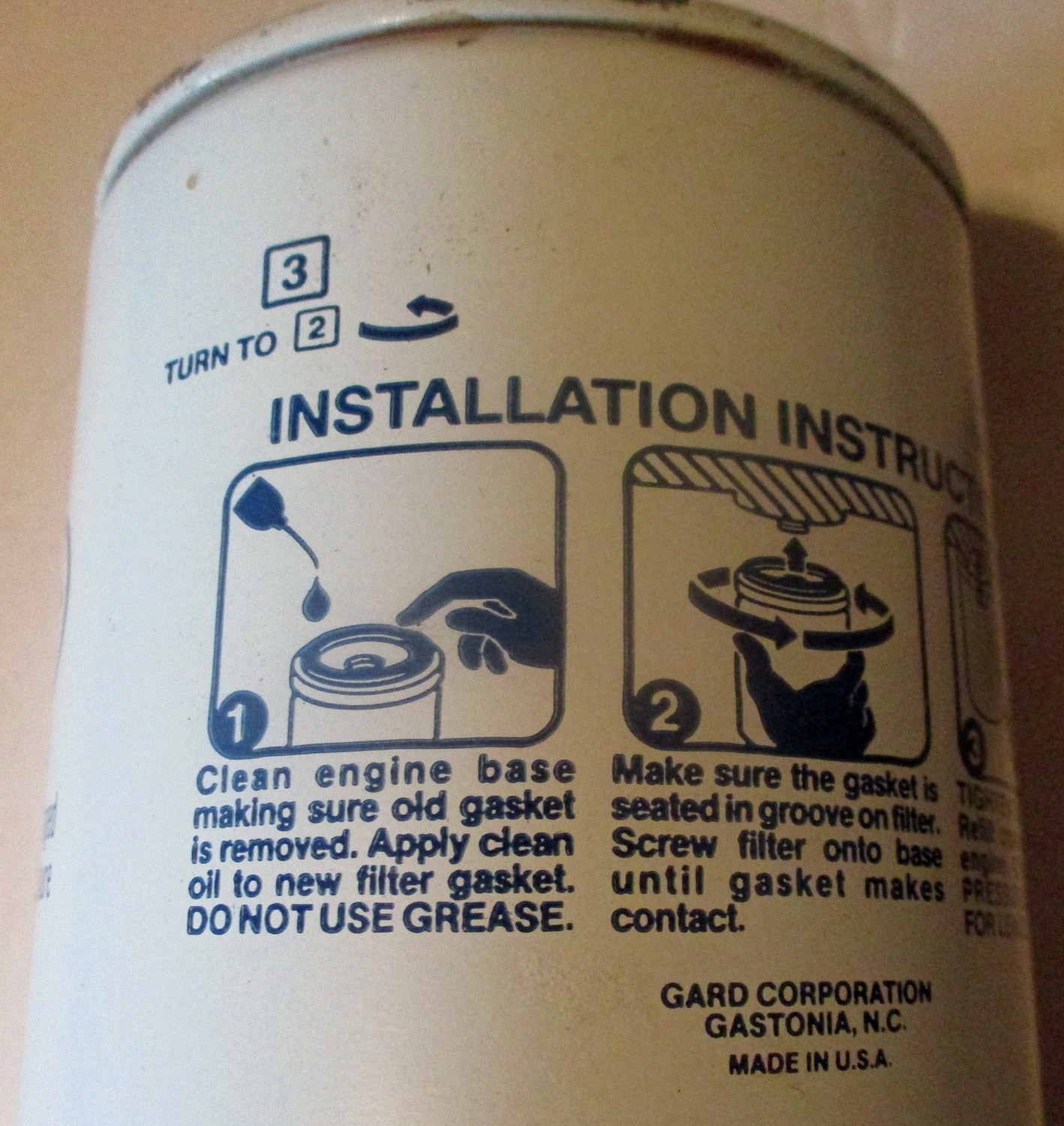 Filter Oil Napa Gold By-Pass 1749 8 close up