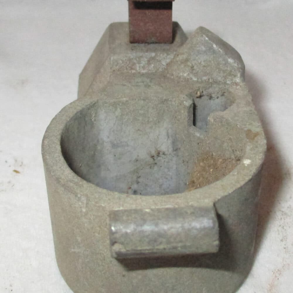 Oiler Base, No Cap - Front View