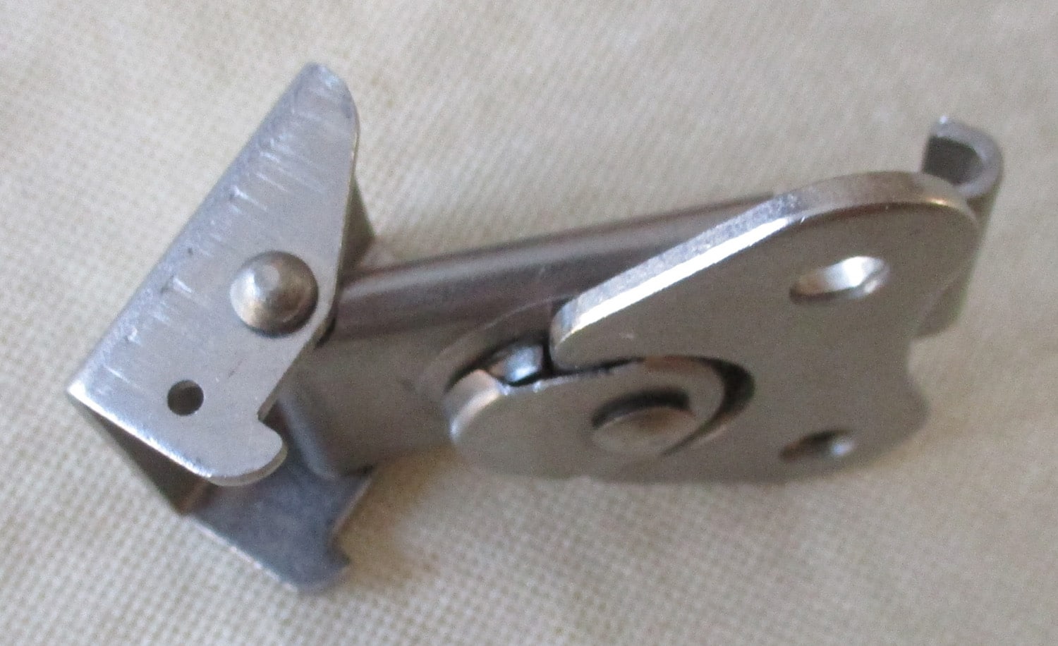 Link Lock Fastener 7 close up