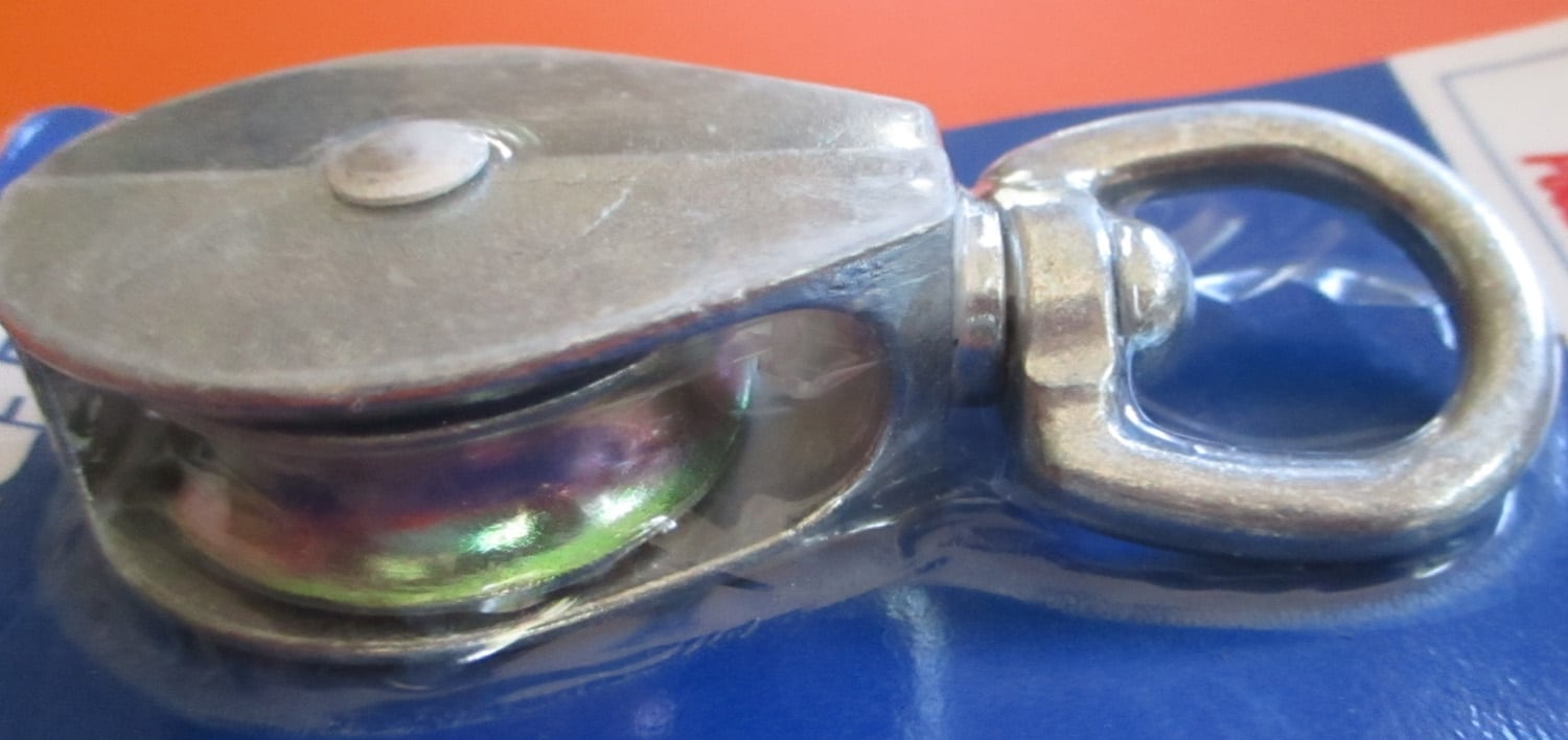 Swivel Pulley, 1 1/2" 5 Swivel Pulley, 1 1/2" - Image 3