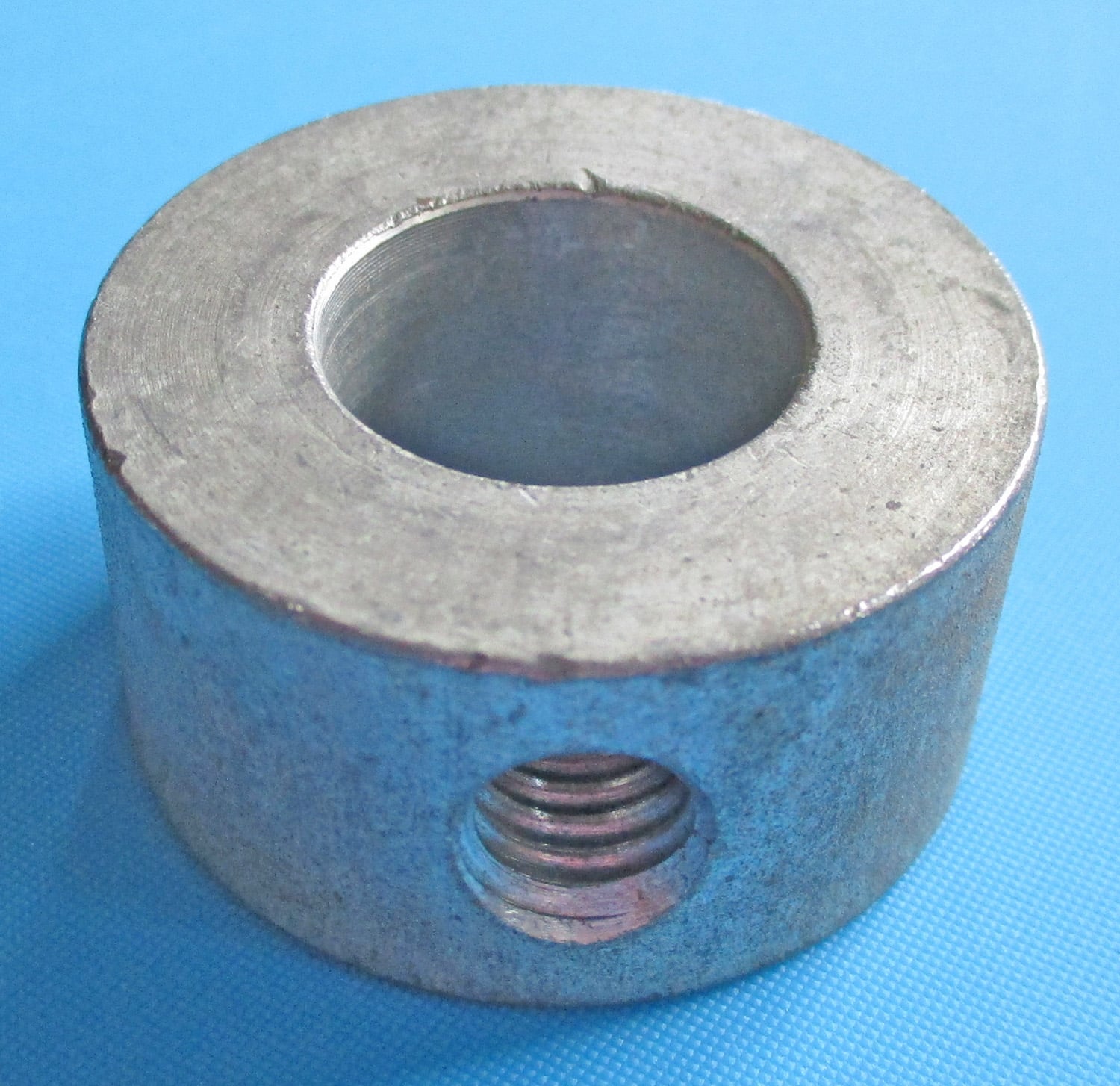 Collar w/Set Screw, 1 1/2"OD, 3/4"ID-No Screw Included 3 Collar w/Set Screw, 1 1/2"OD, 3/4"ID-No Screw Included