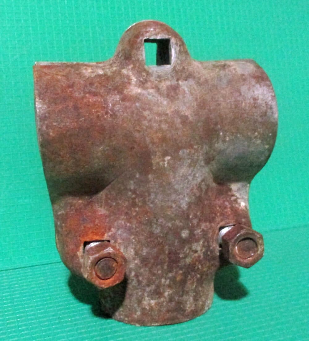 Two Way T-Clamp For 1 1/2&Amp;Quot; Pipe