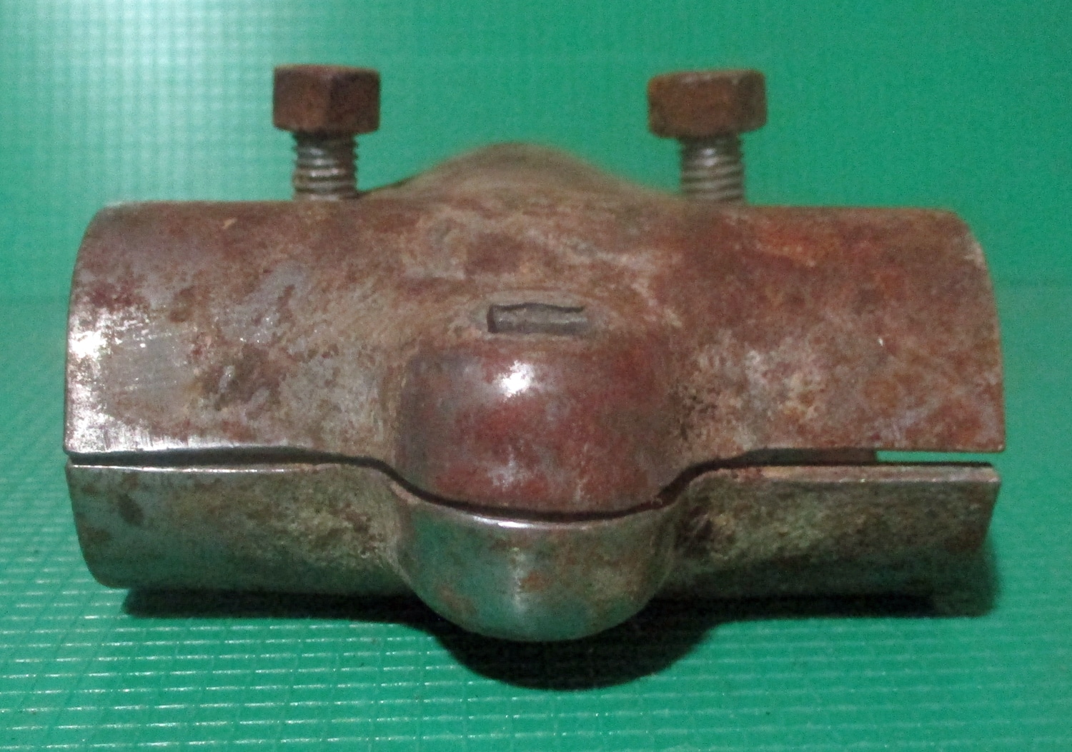 Two Way T-Clamp For 1 1/2&Amp;Quot; Pipe