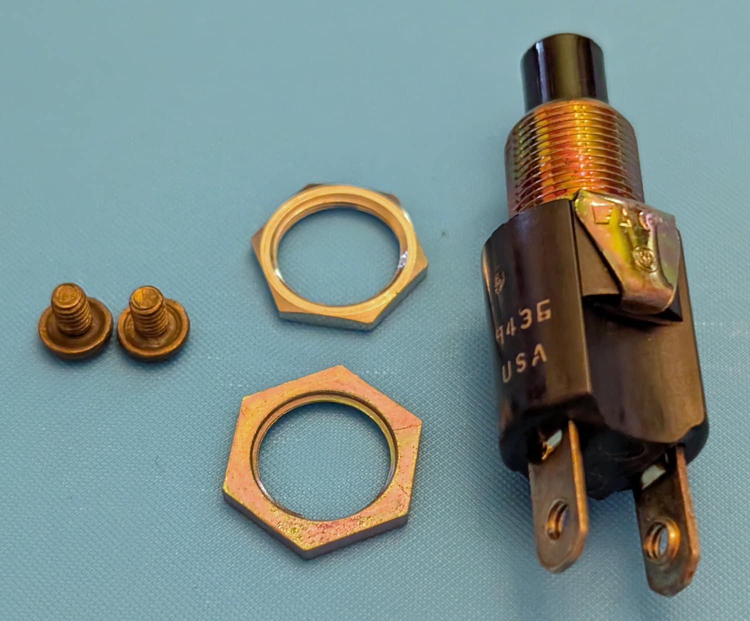 Push-Button Switch, 2 1/8"L 4 Push-Button Switch, 2 1/8"L