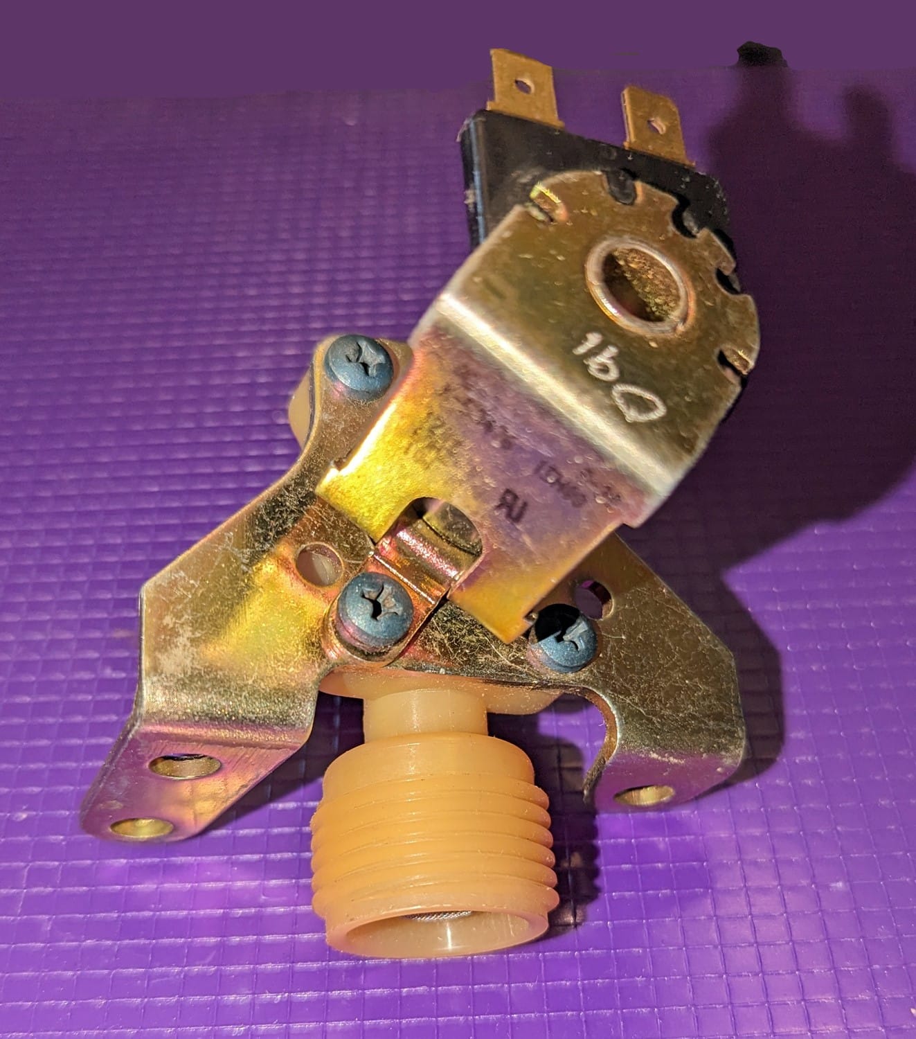 Water Valve, 120V 60Hz 10W 12 close up