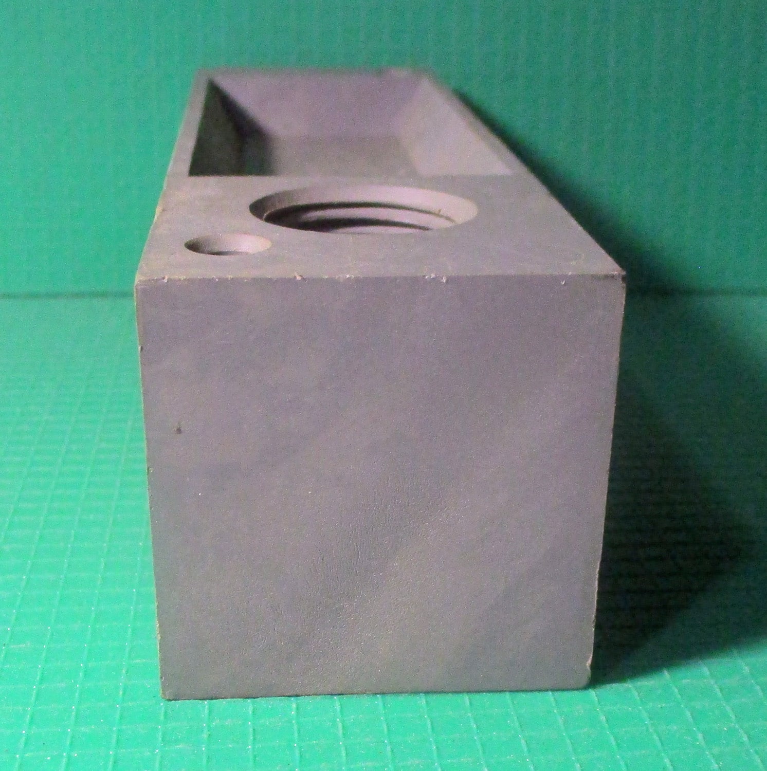Outlet Manifold Block, 5 9/16"L 8 Outlet Manifold Block, 5 9/16"L