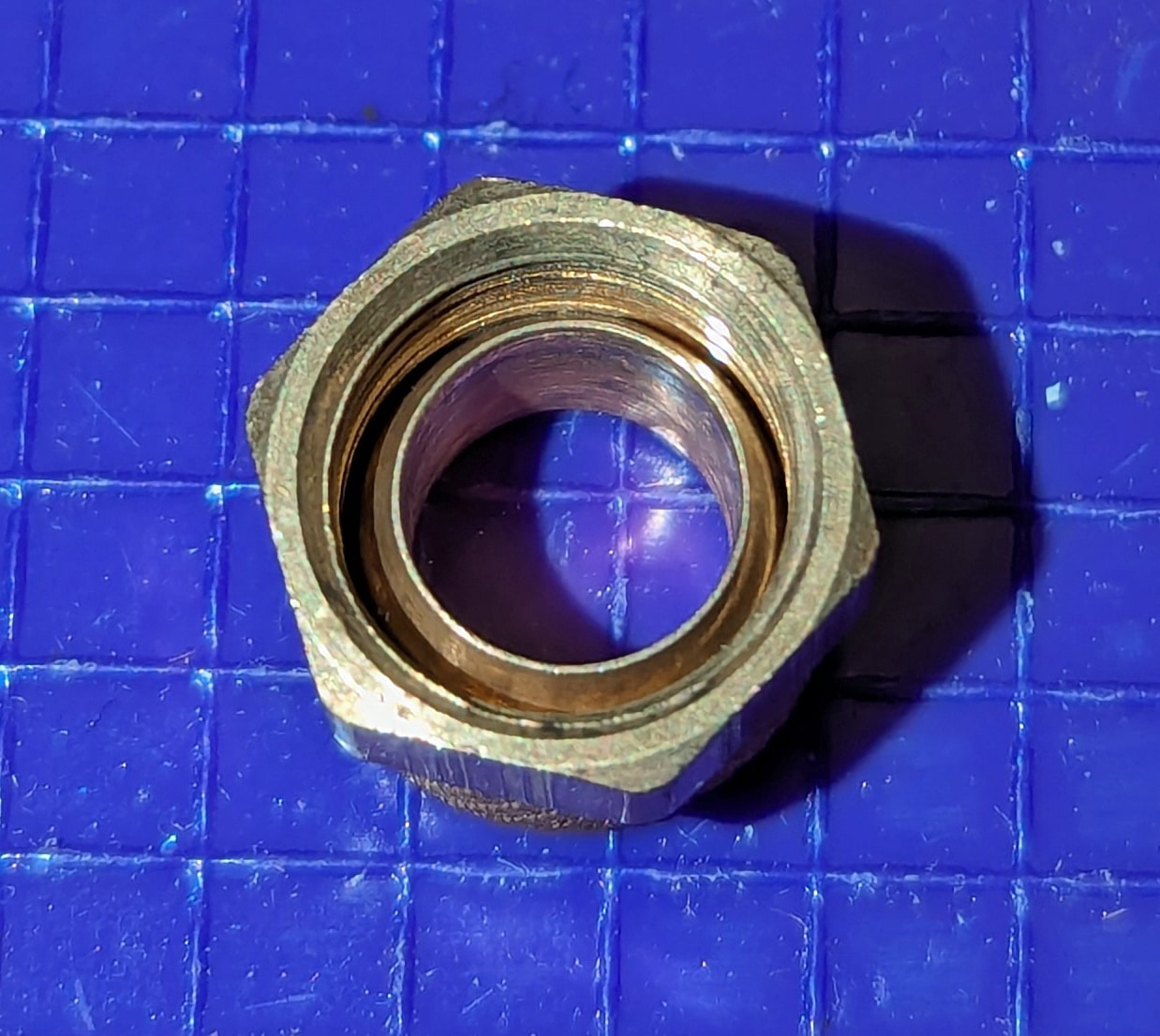 Fitting, Brass 1/4" Sleeve 5 close up