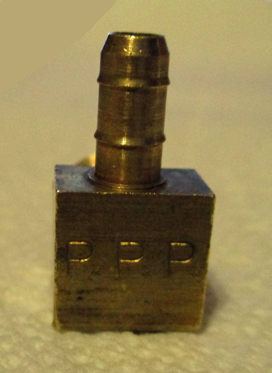 Elbow, Male .125NPT by .25 Barbed 6 Elbow Male by Barbed .125NPT by .25