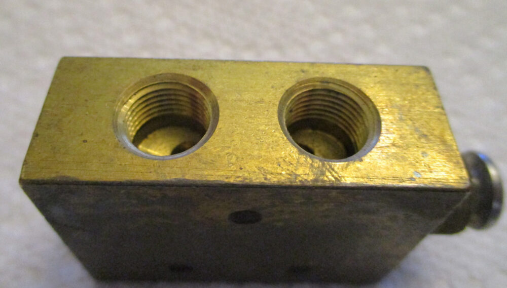 Valve, Air 4 Way Push Button 5 Valve Air 4 Way Push Button