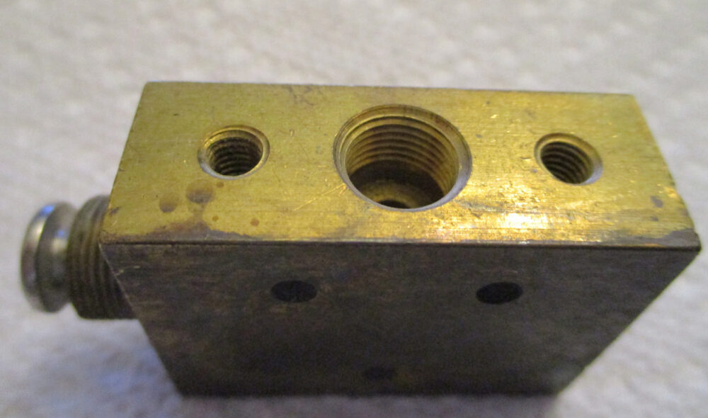 Valve, Air 4 Way Push Button 6 Valve Air 4 Way Push Button