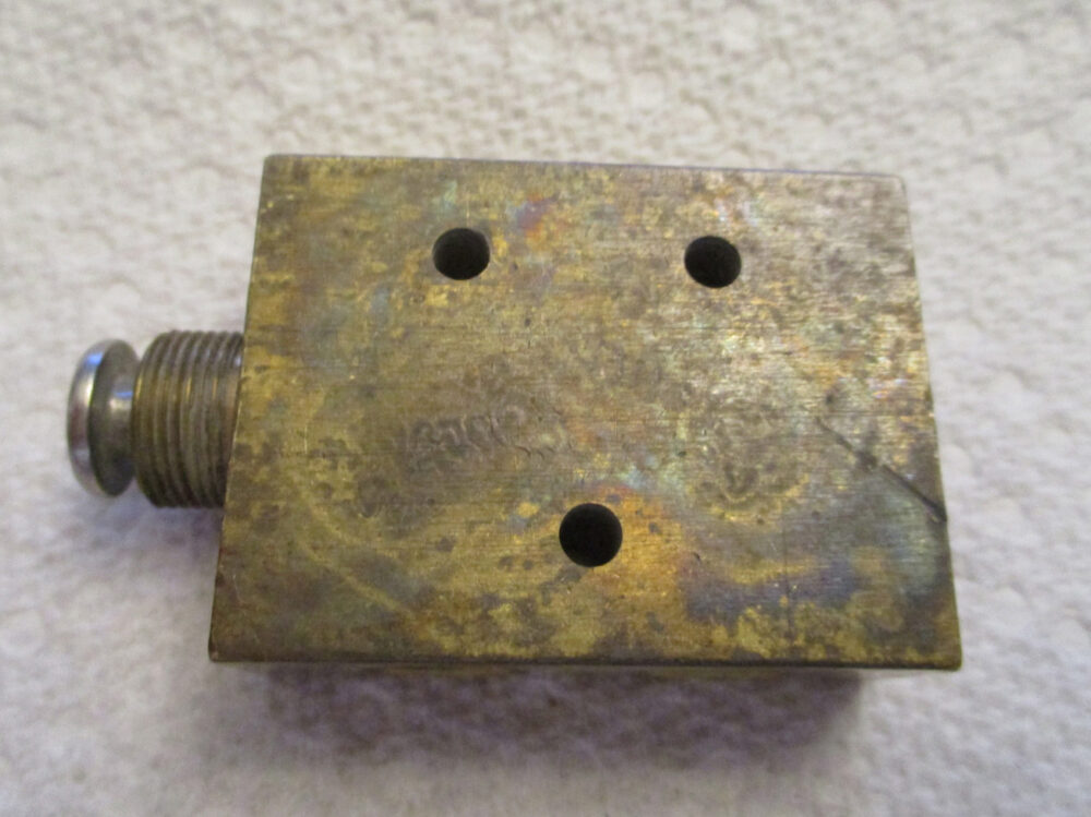 Valve, Air 4 Way Push Button 7 Valve Air 4 Way Push Button