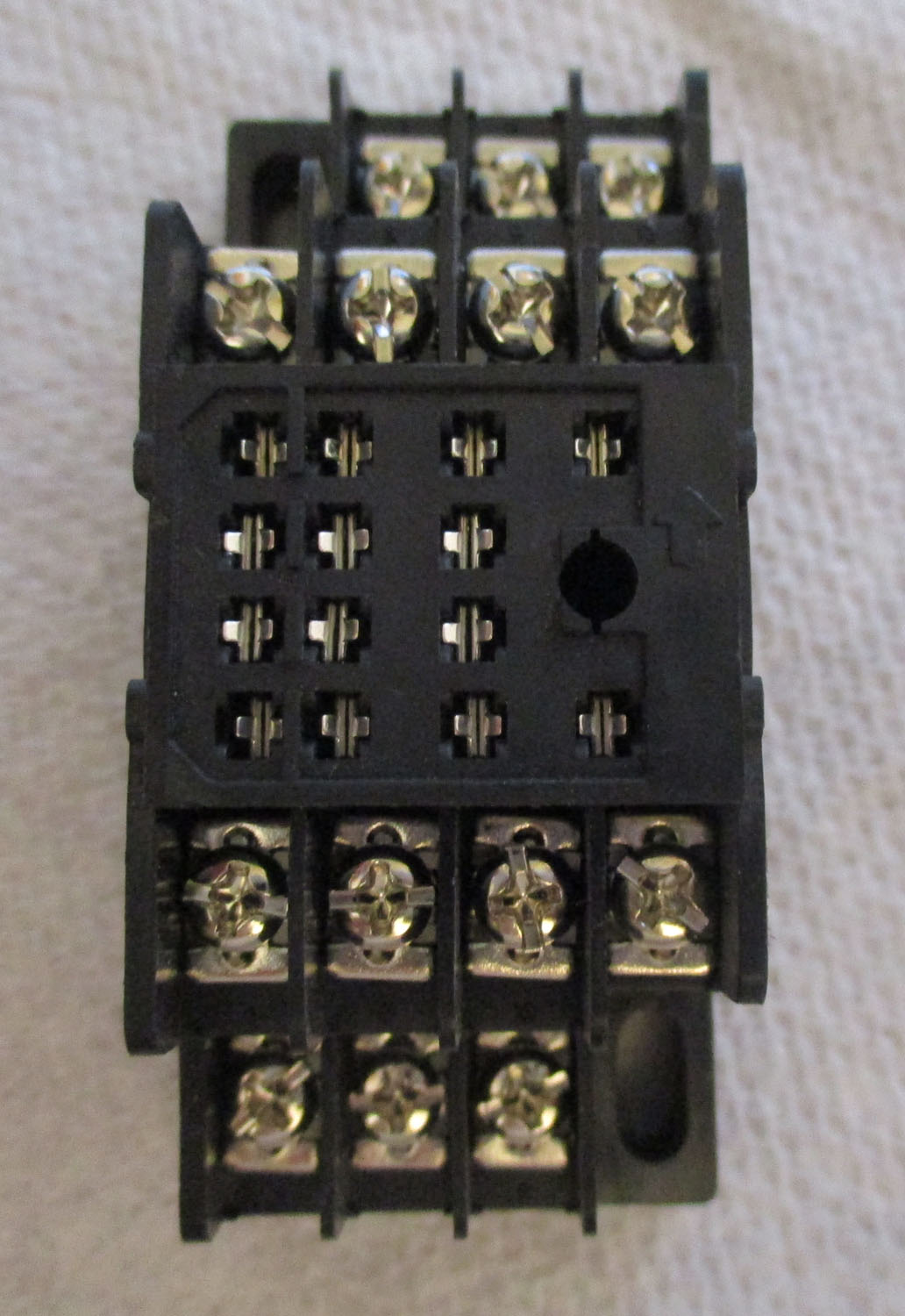 Socket Relay, Decomatic III 7AMP 250VAC 5 Socket Relay Decomatic III 7AMP 250VAC