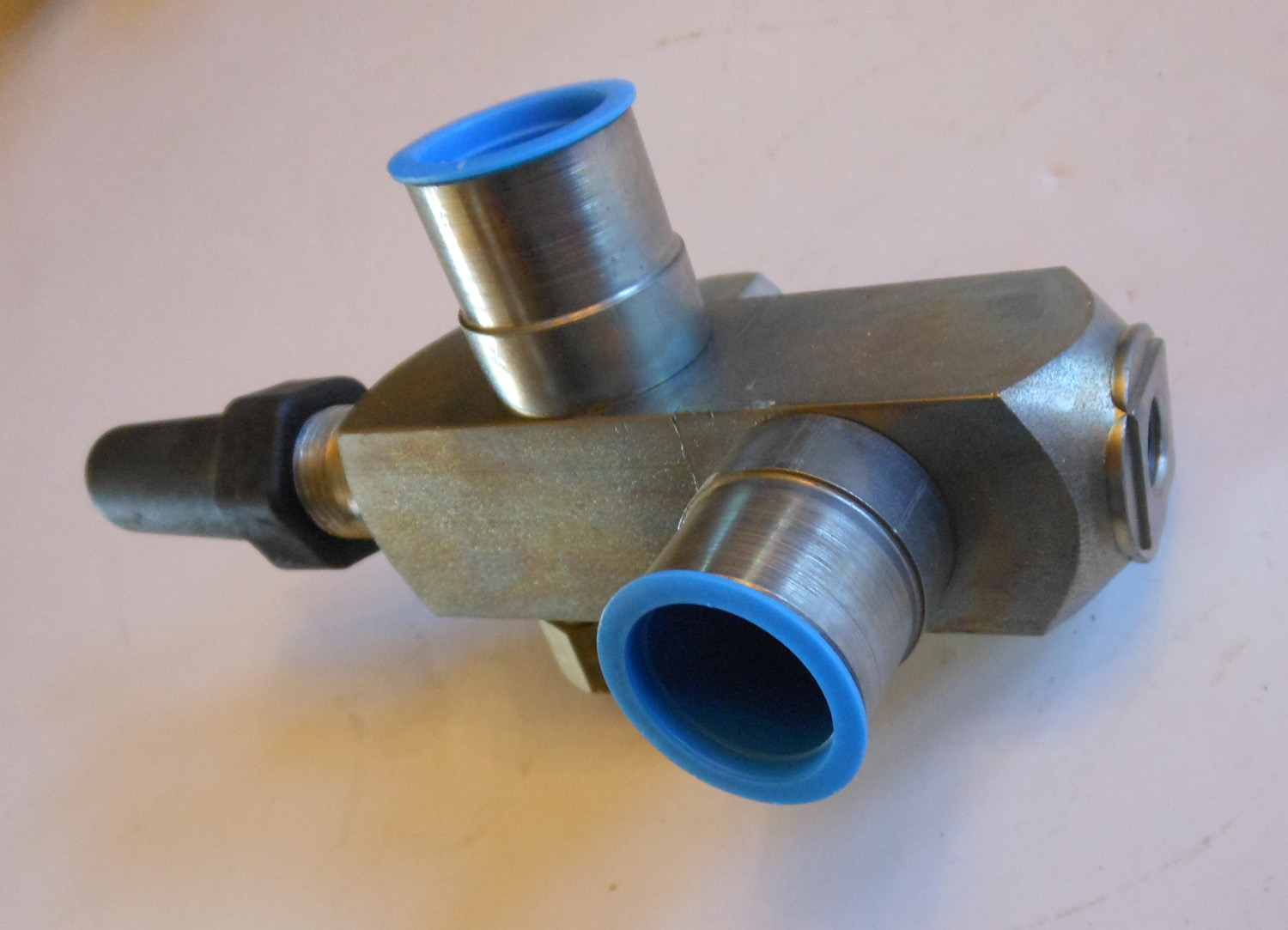 Suction Service Valve 6 Valve Suction Service 7 1/4"L