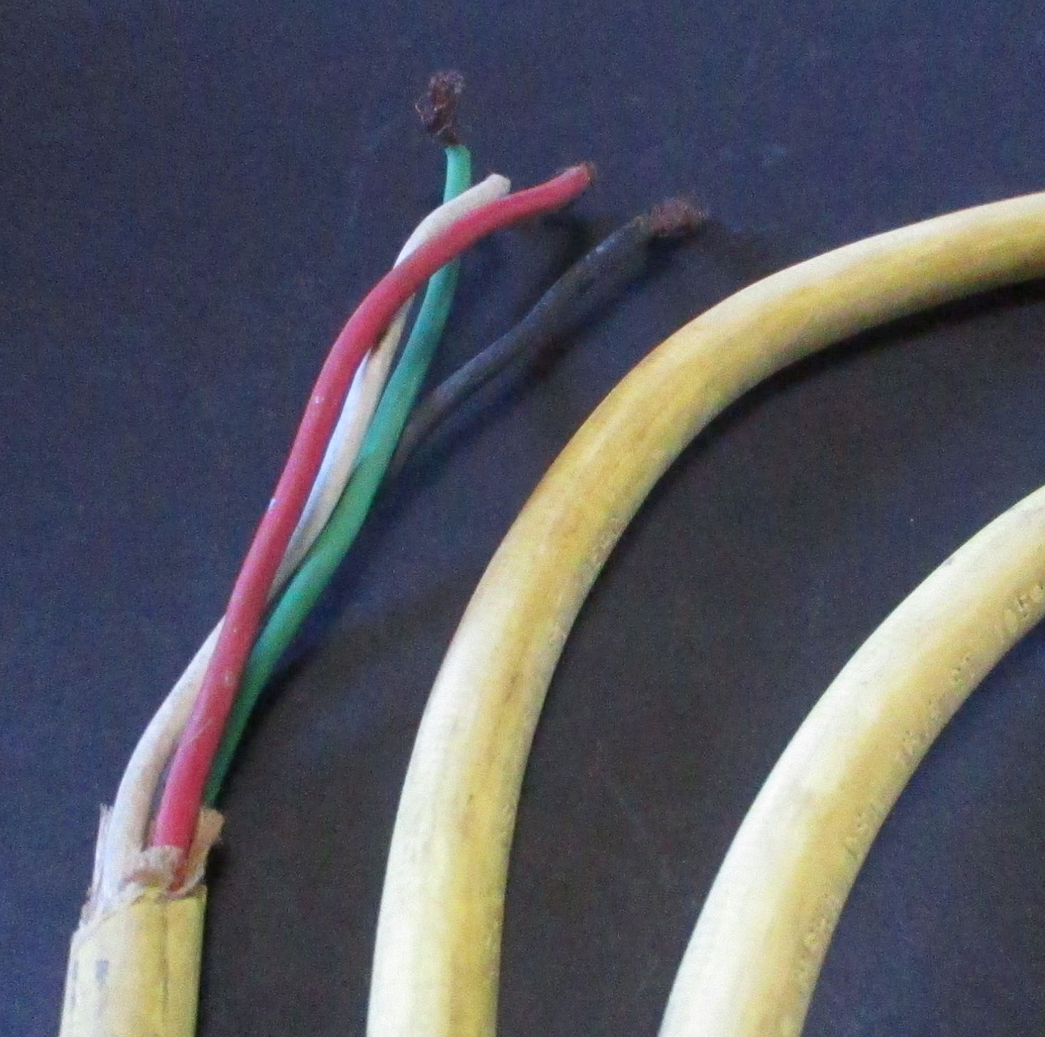 Cable Comm. 4 Pin Female Straight 5' L